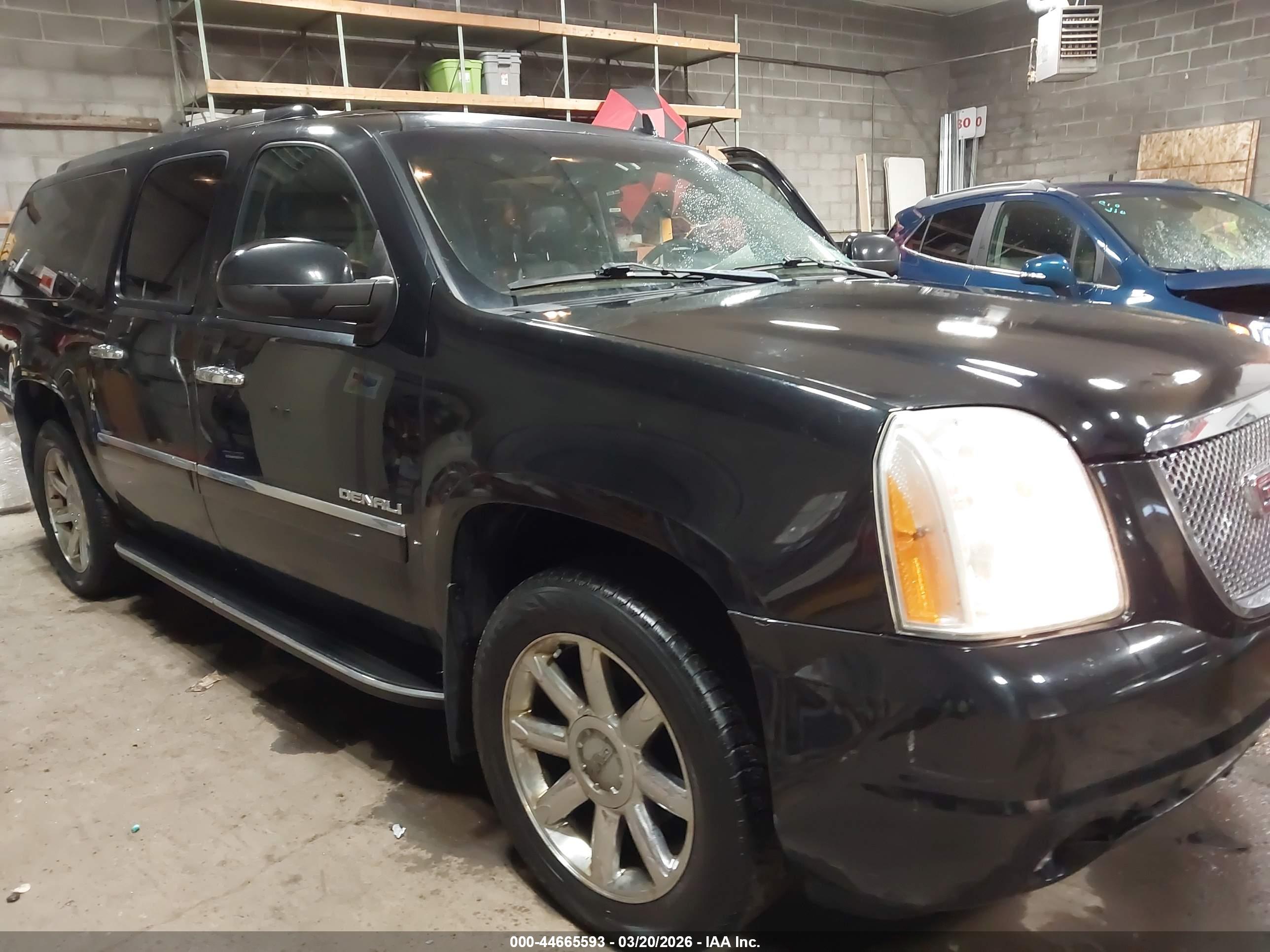 GMC YUKON image 6