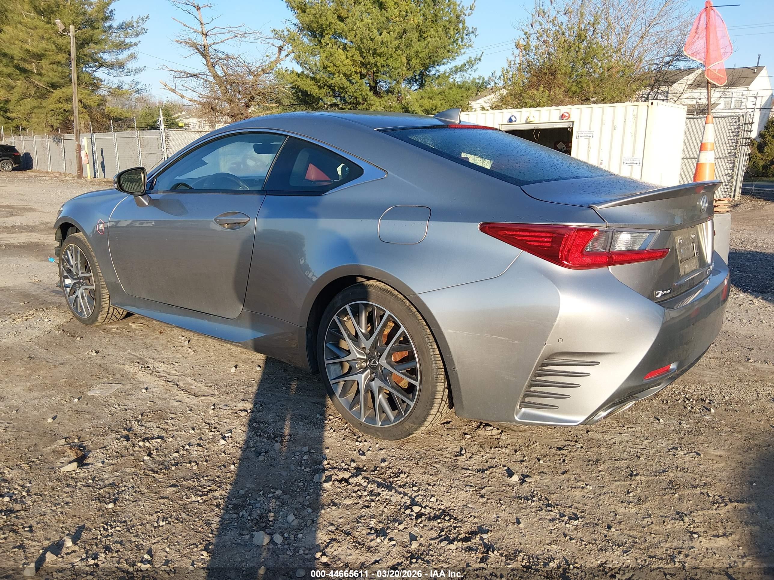 LEXUS RC image 3