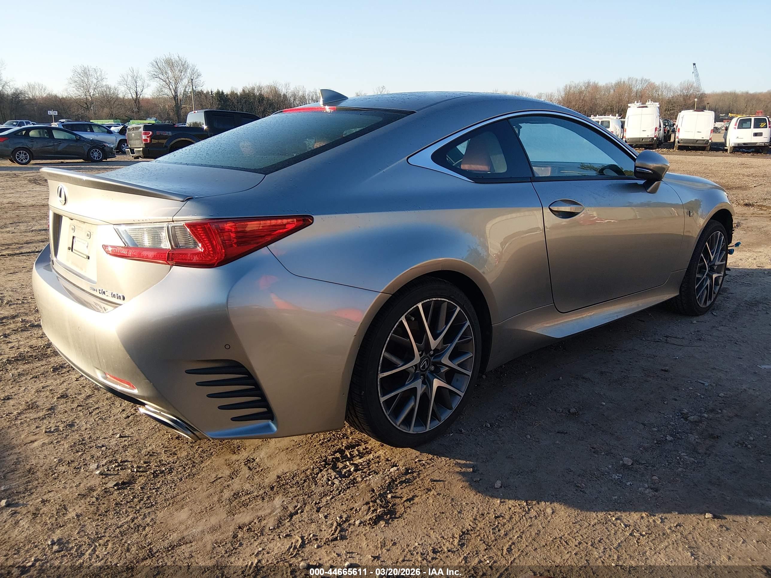 LEXUS RC image 4