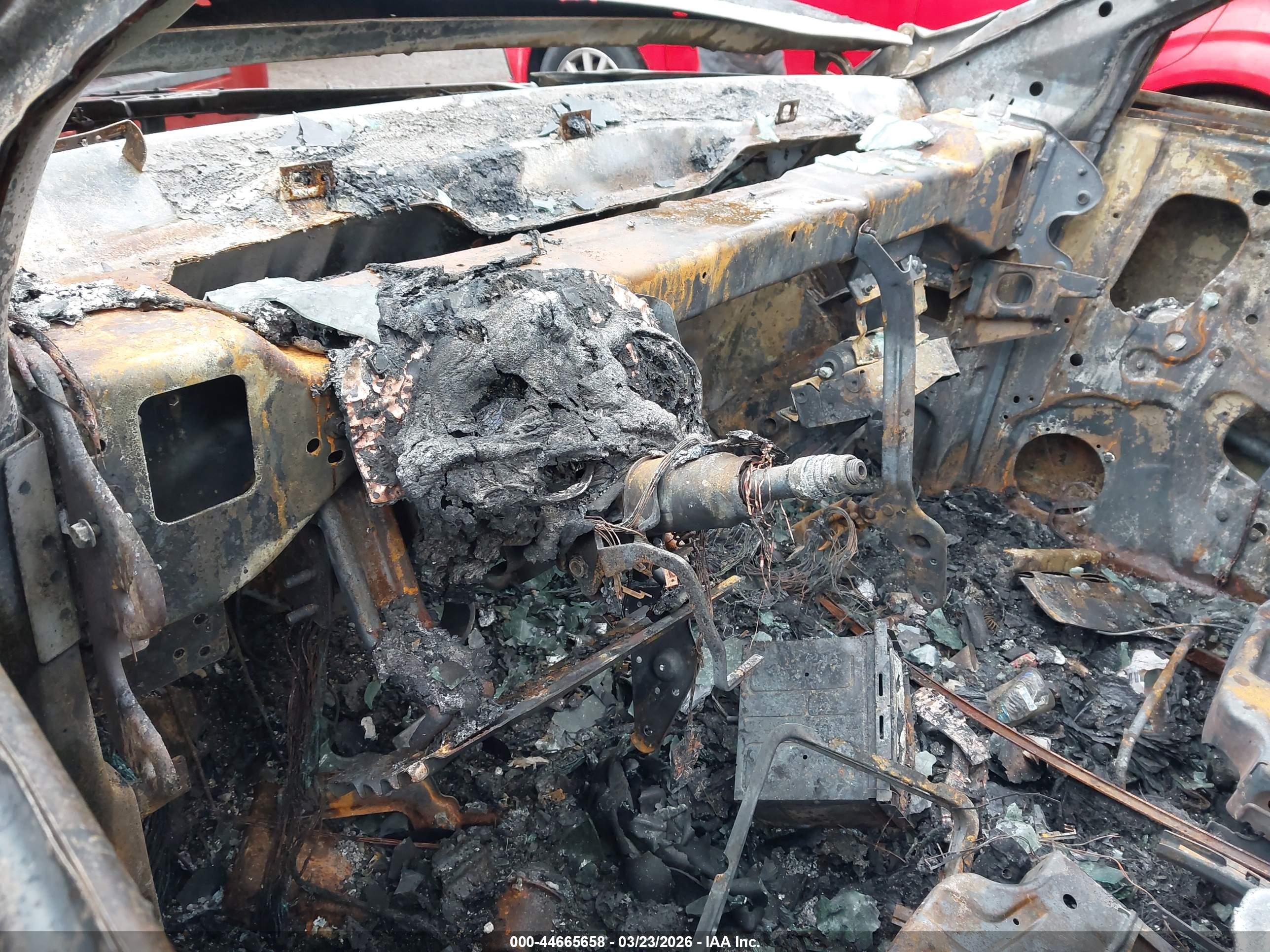 SATURN VUE image 7