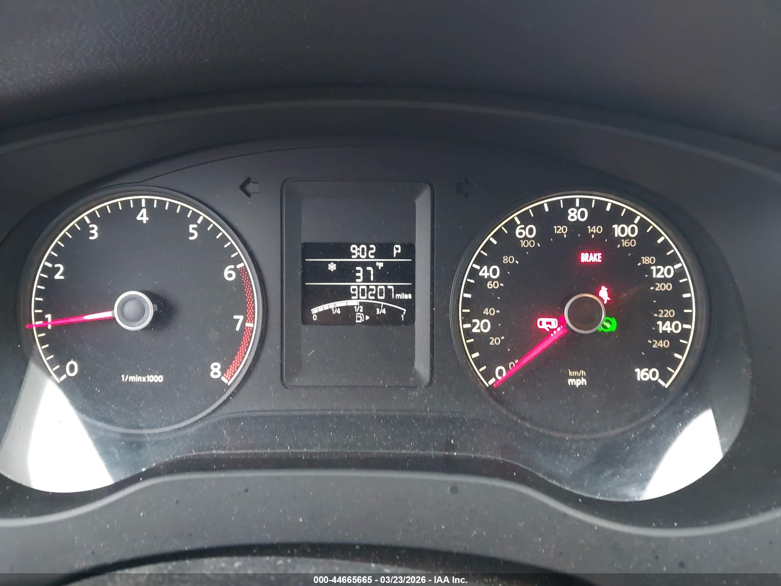 VOLKSWAGEN JETTA image 7