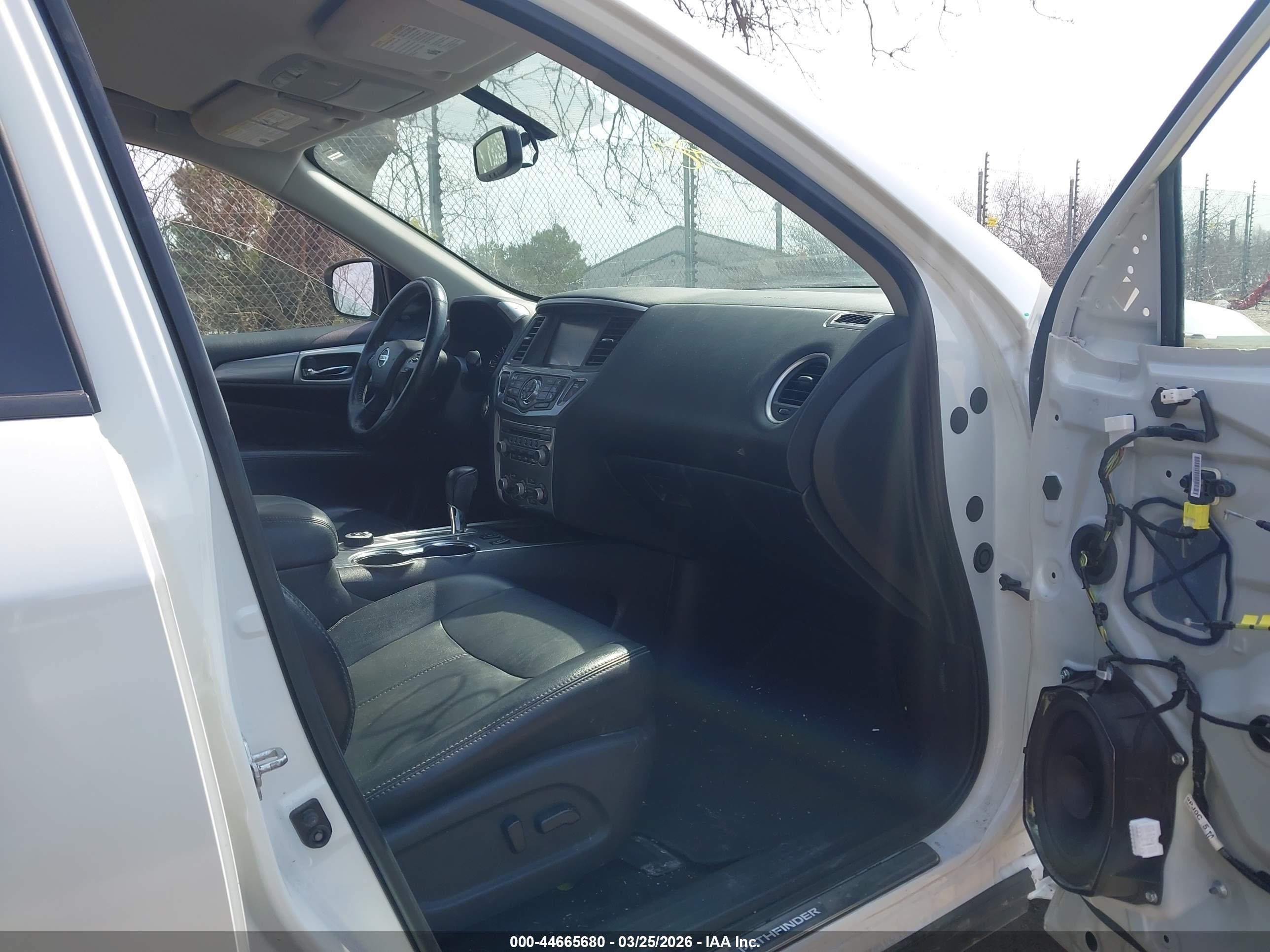 NISSAN PATHFINDER image 5