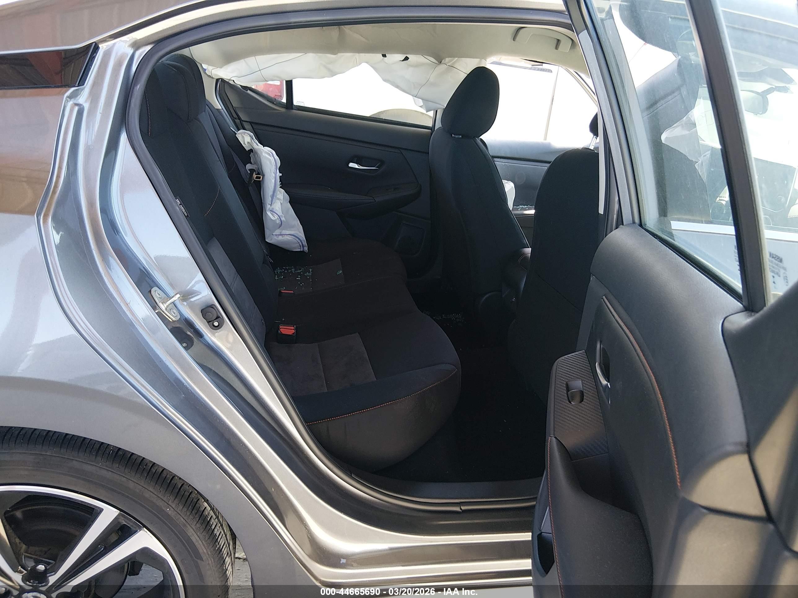 NISSAN SENTRA image 8