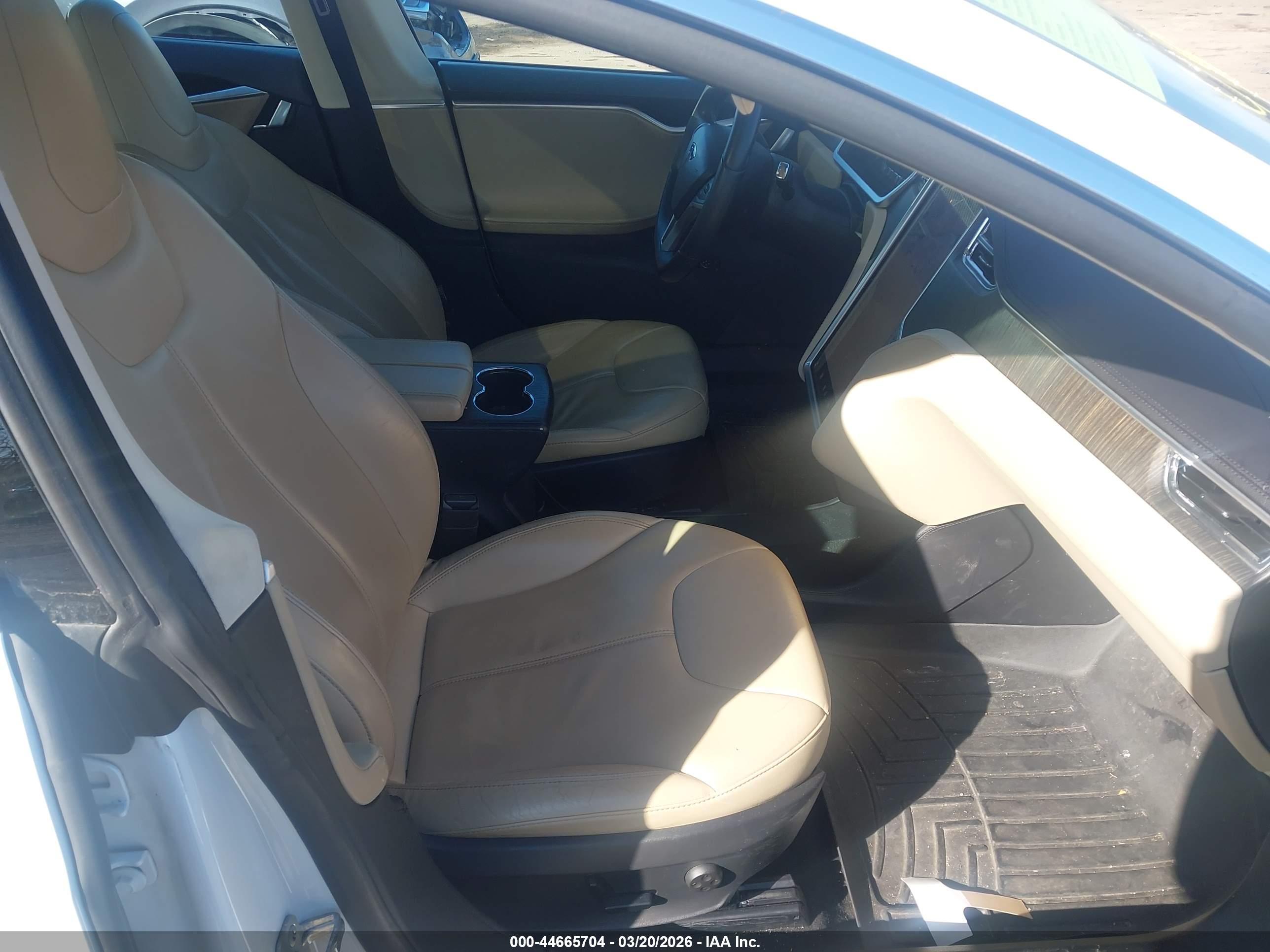 TESLA MODEL image 5