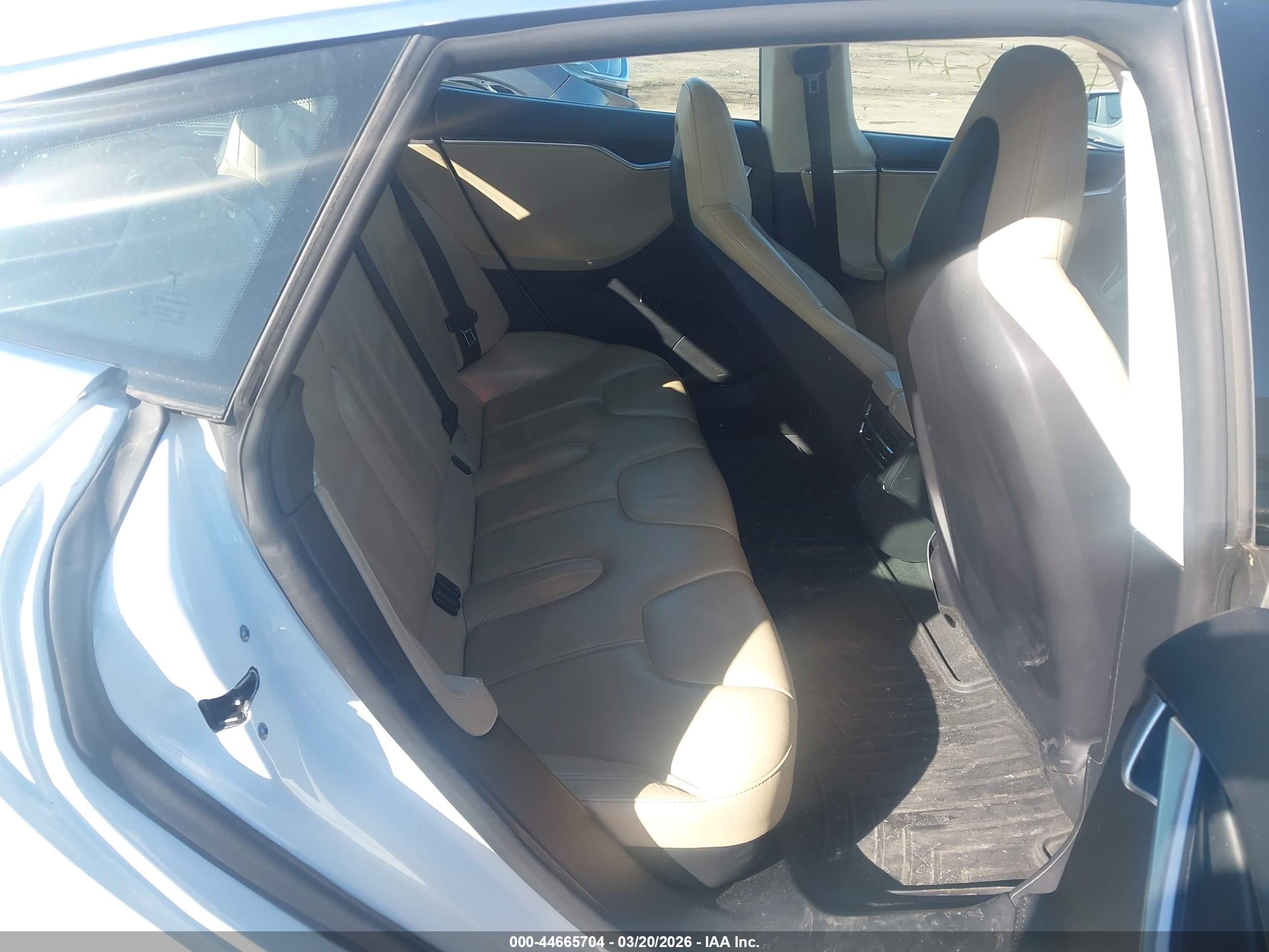 TESLA MODEL image 8