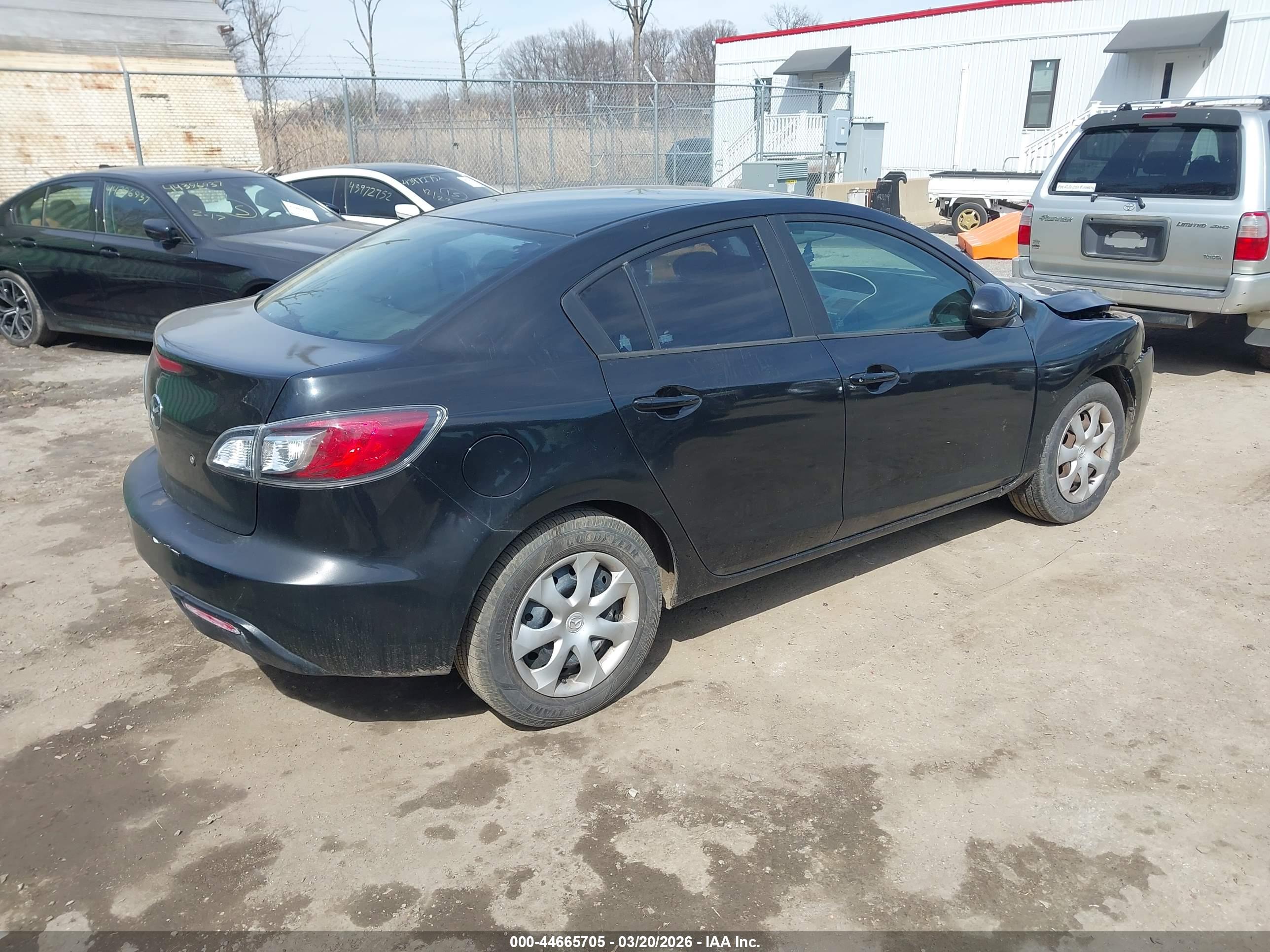 MAZDA MAZDA3 image 4