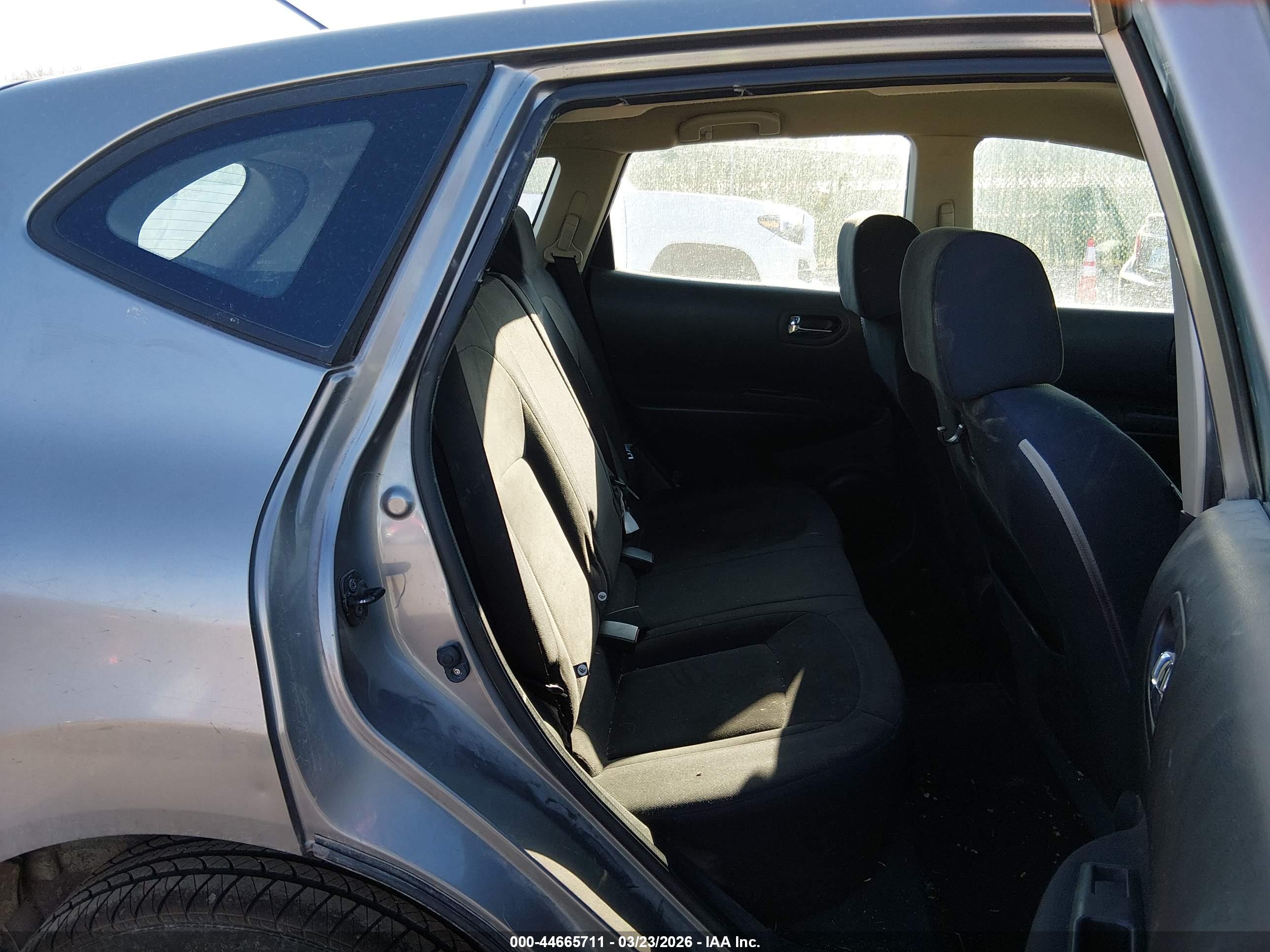 NISSAN ROGUE image 8