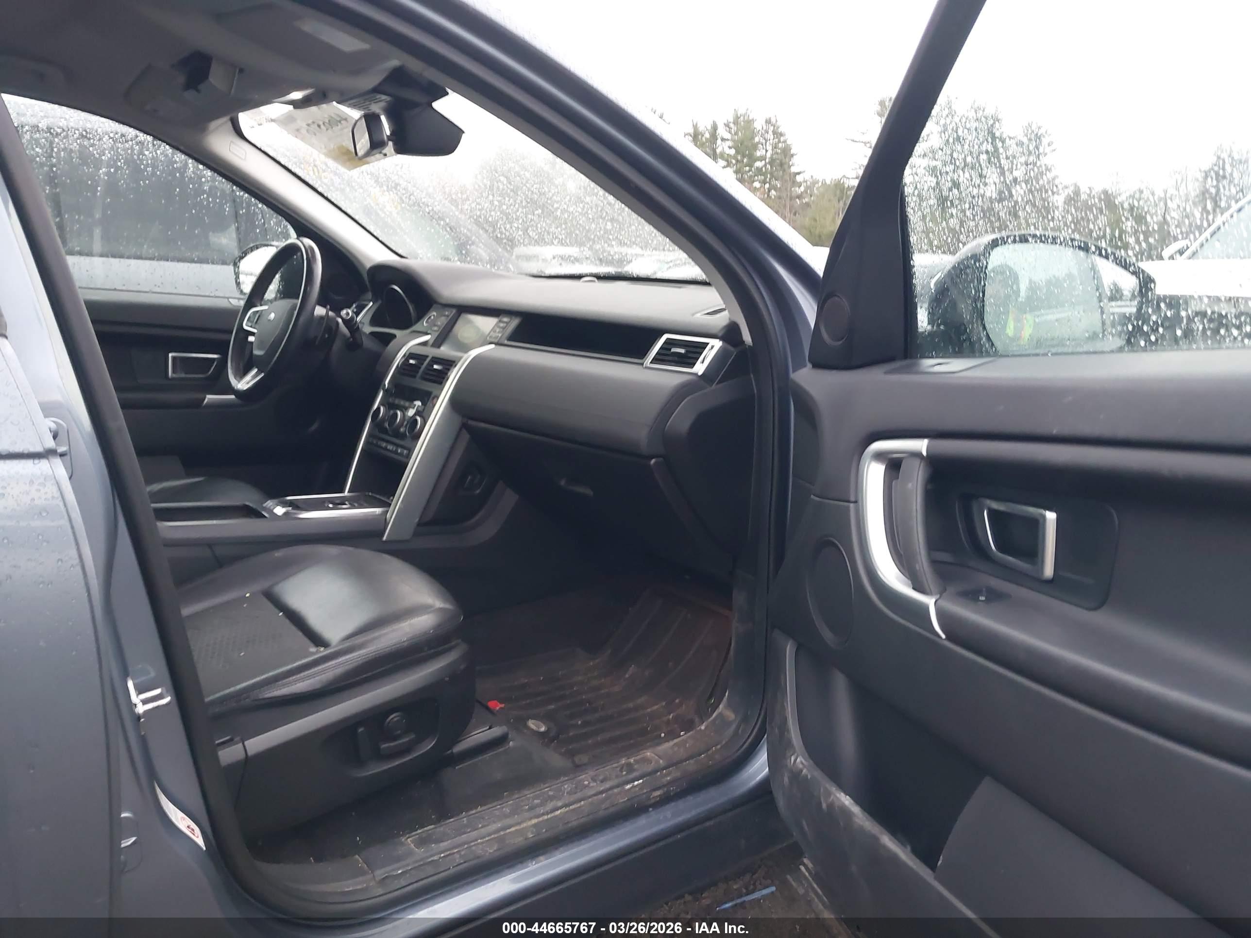 LAND ROVER image 5