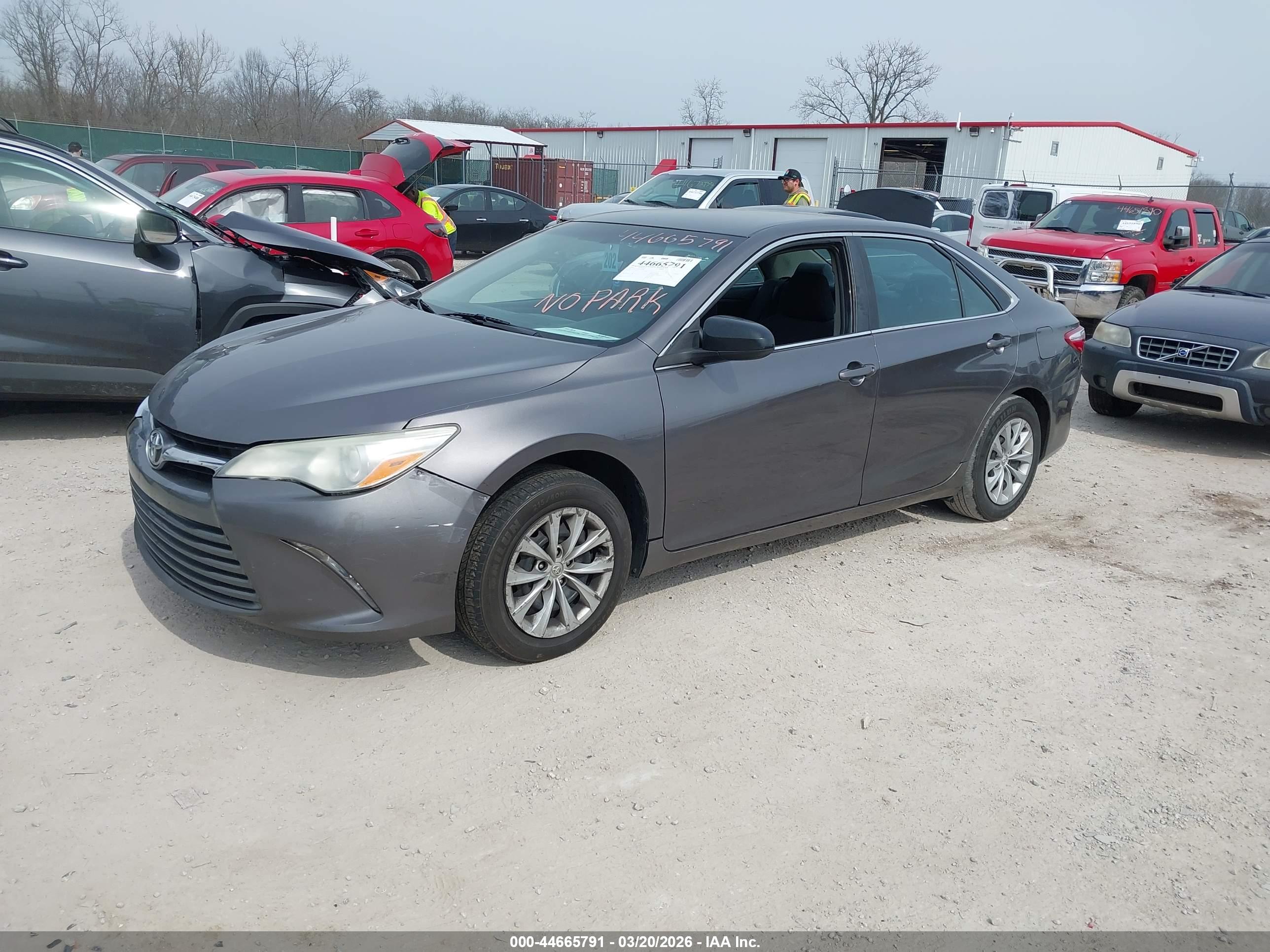 TOYOTA CAMRY image 2
