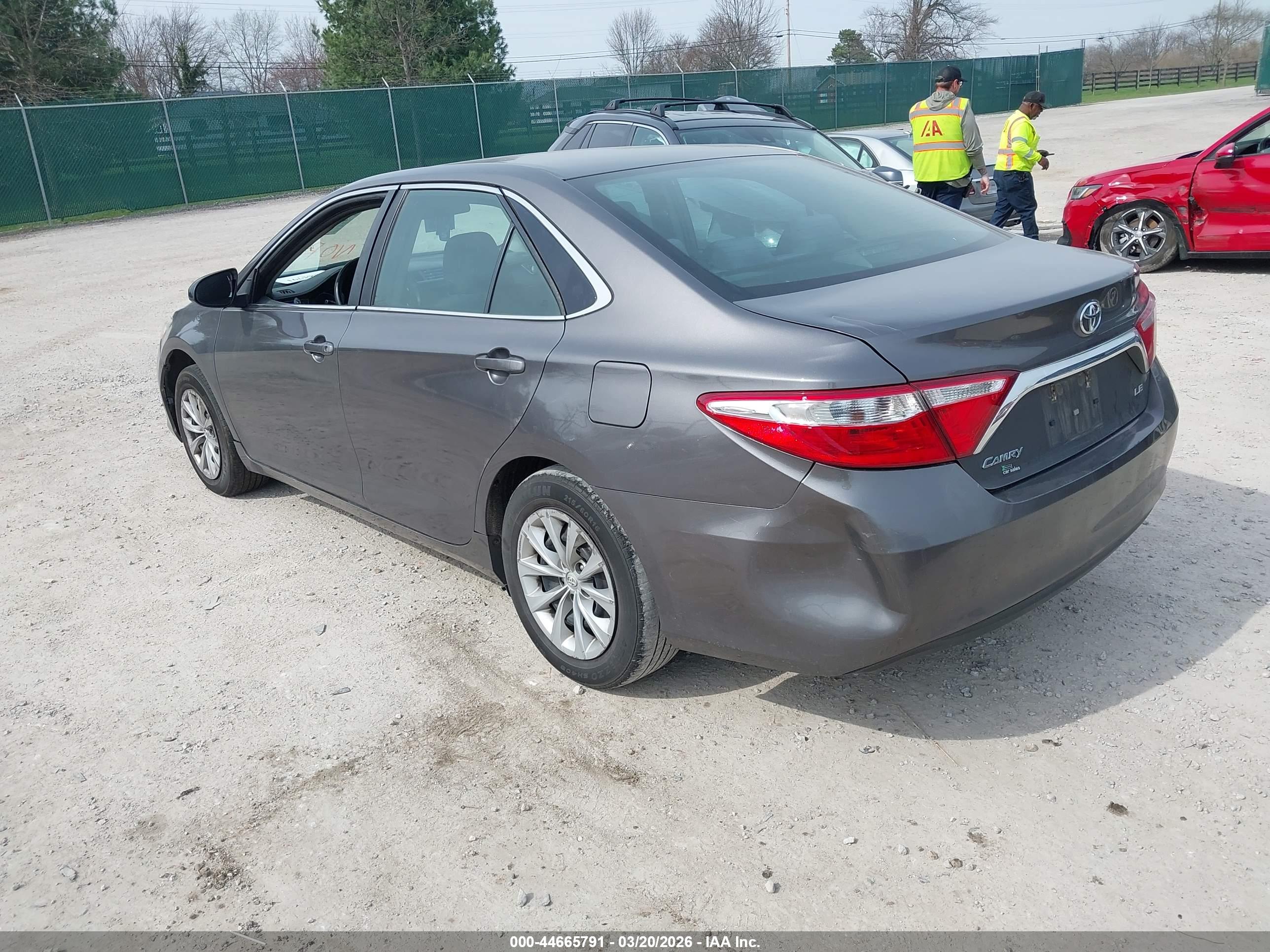 TOYOTA CAMRY image 3