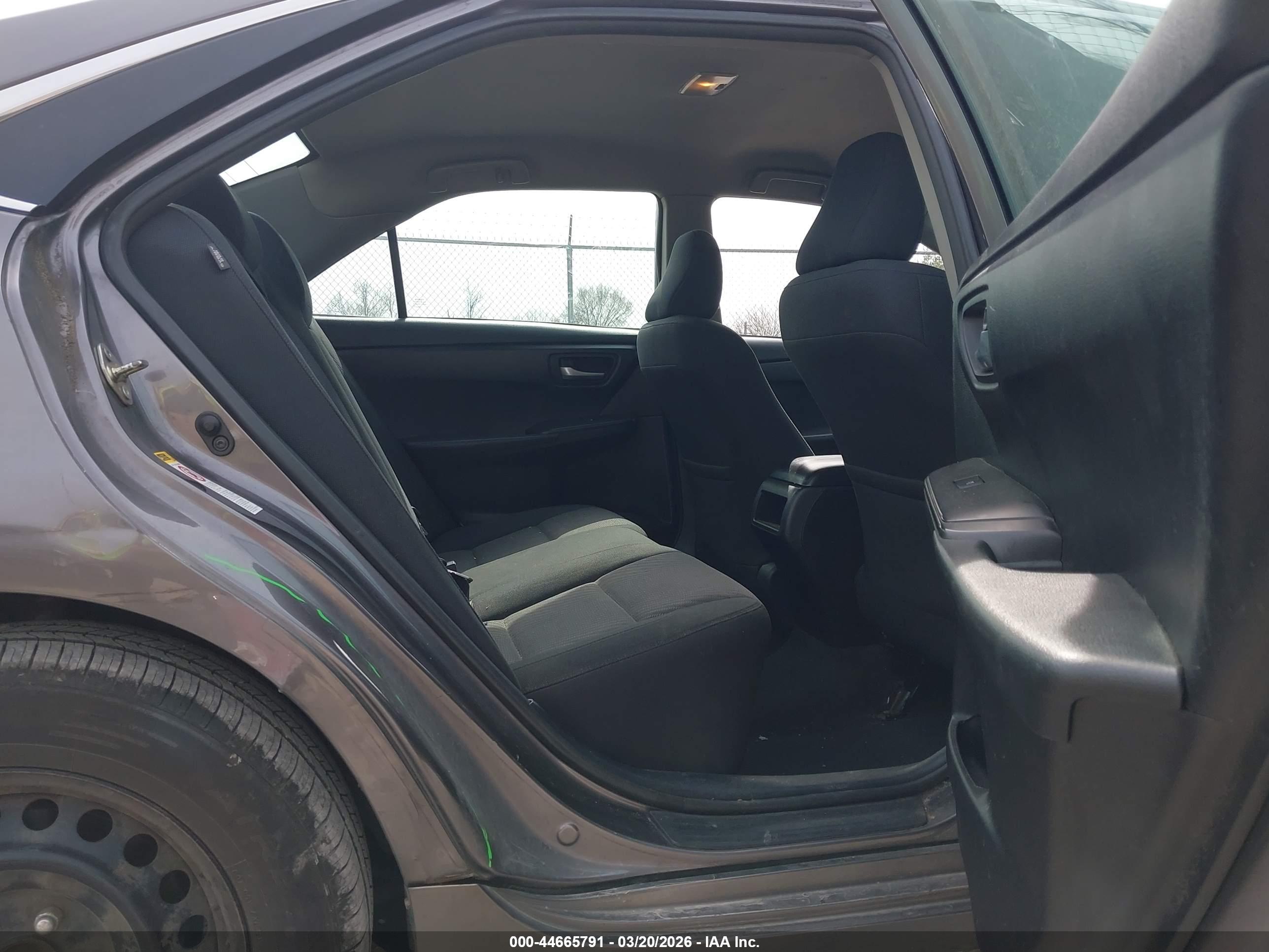 TOYOTA CAMRY image 8