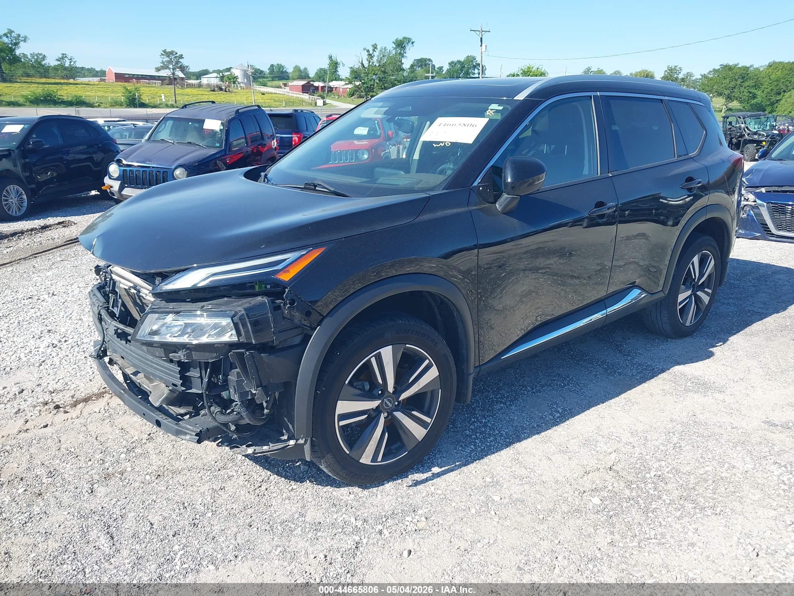 NISSAN ROGUE image 2
