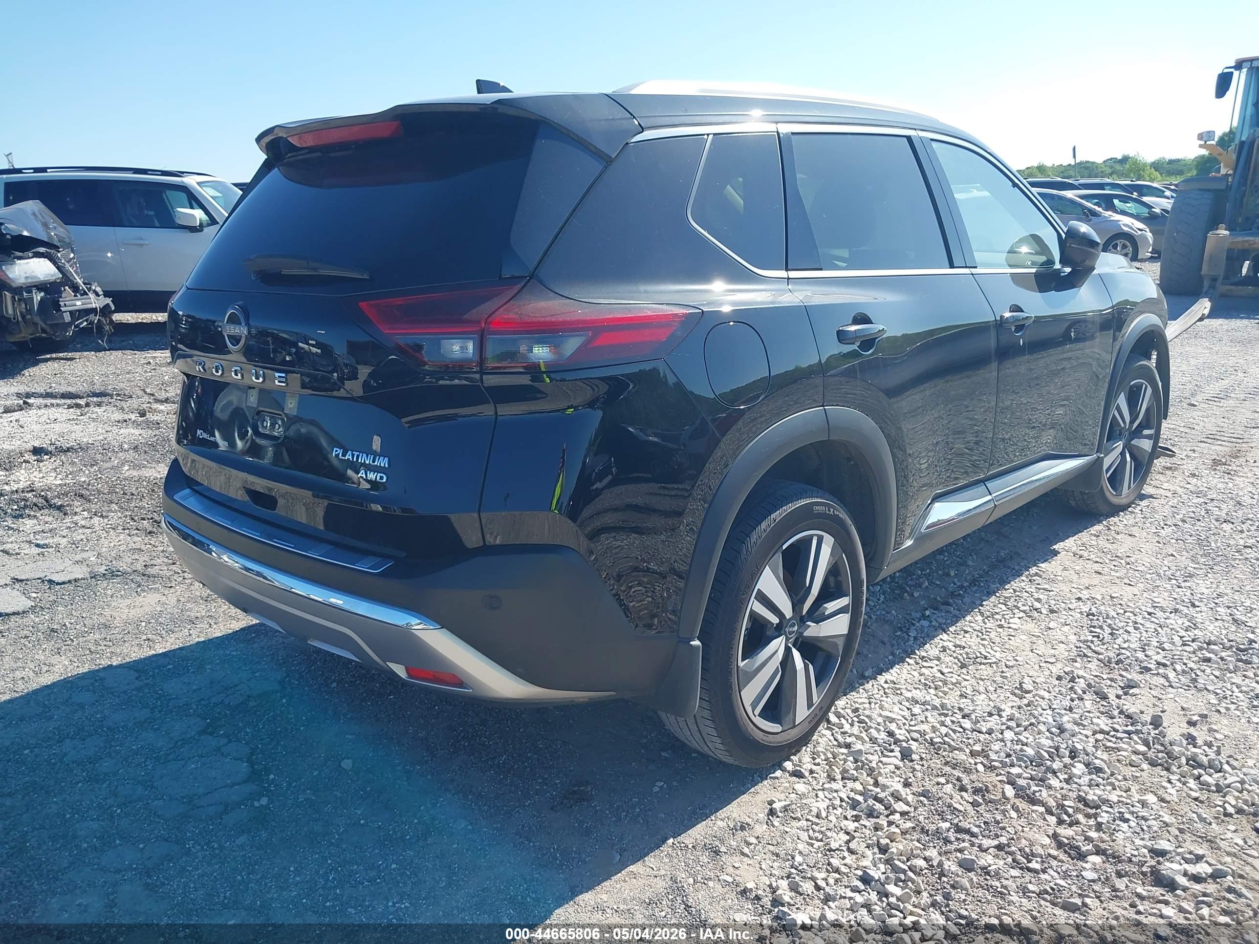 NISSAN ROGUE image 4