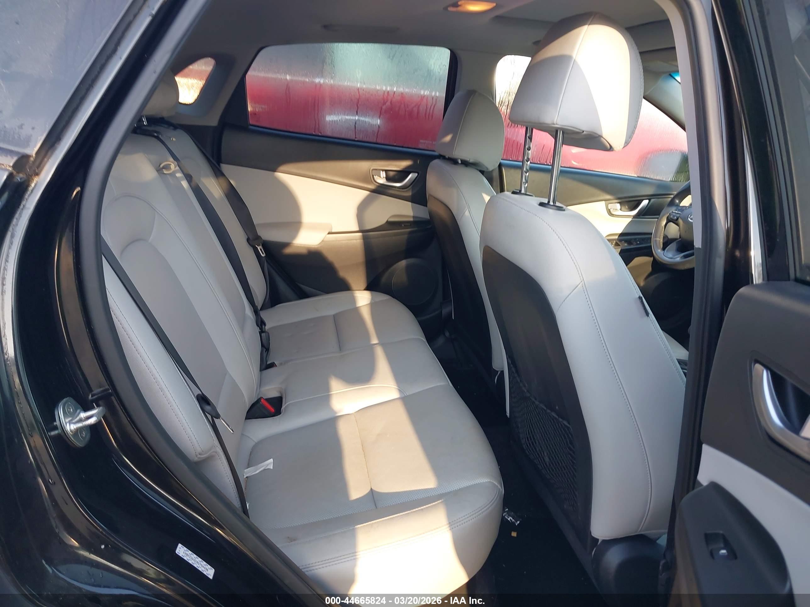 HYUNDAI KONA image 8