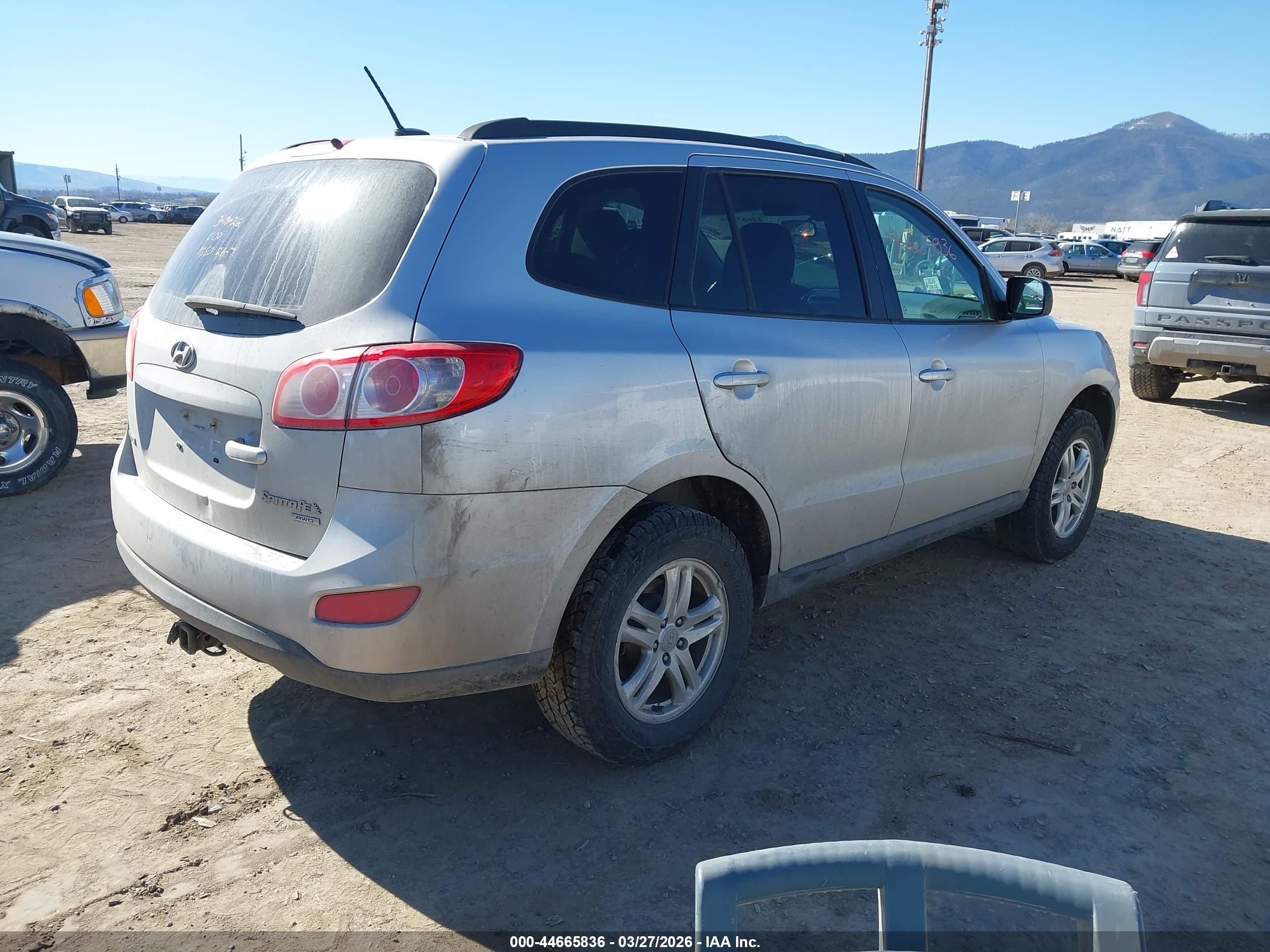 HYUNDAI SANTA image 4