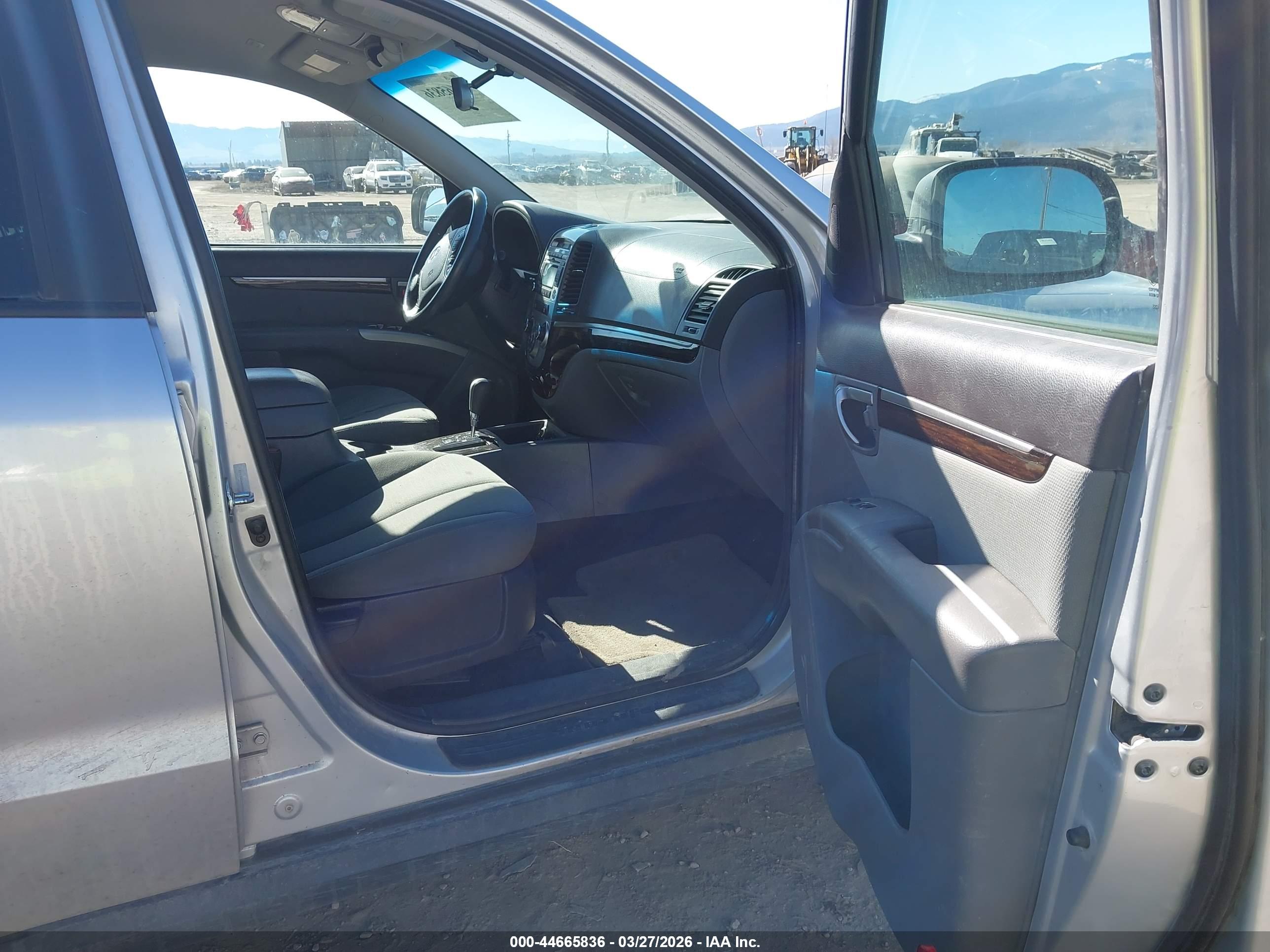 HYUNDAI SANTA image 5