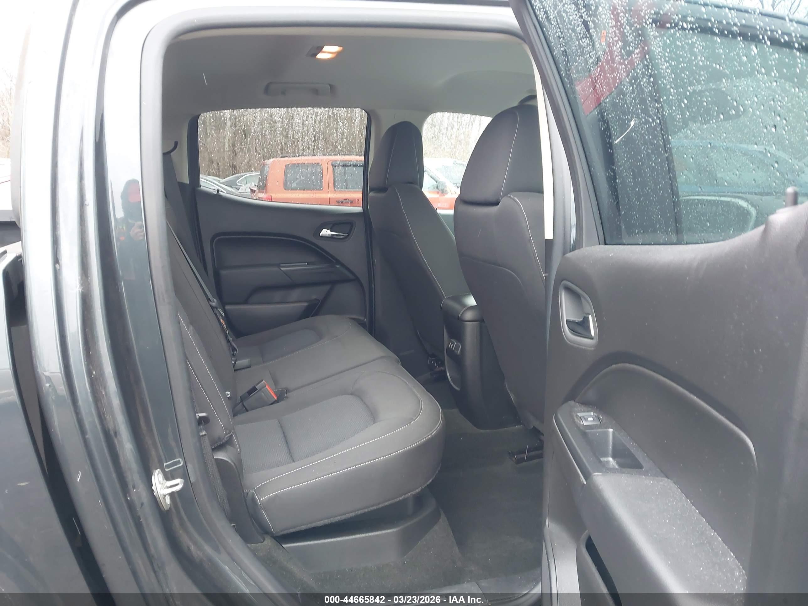 CHEVROLET COLORADO image 8