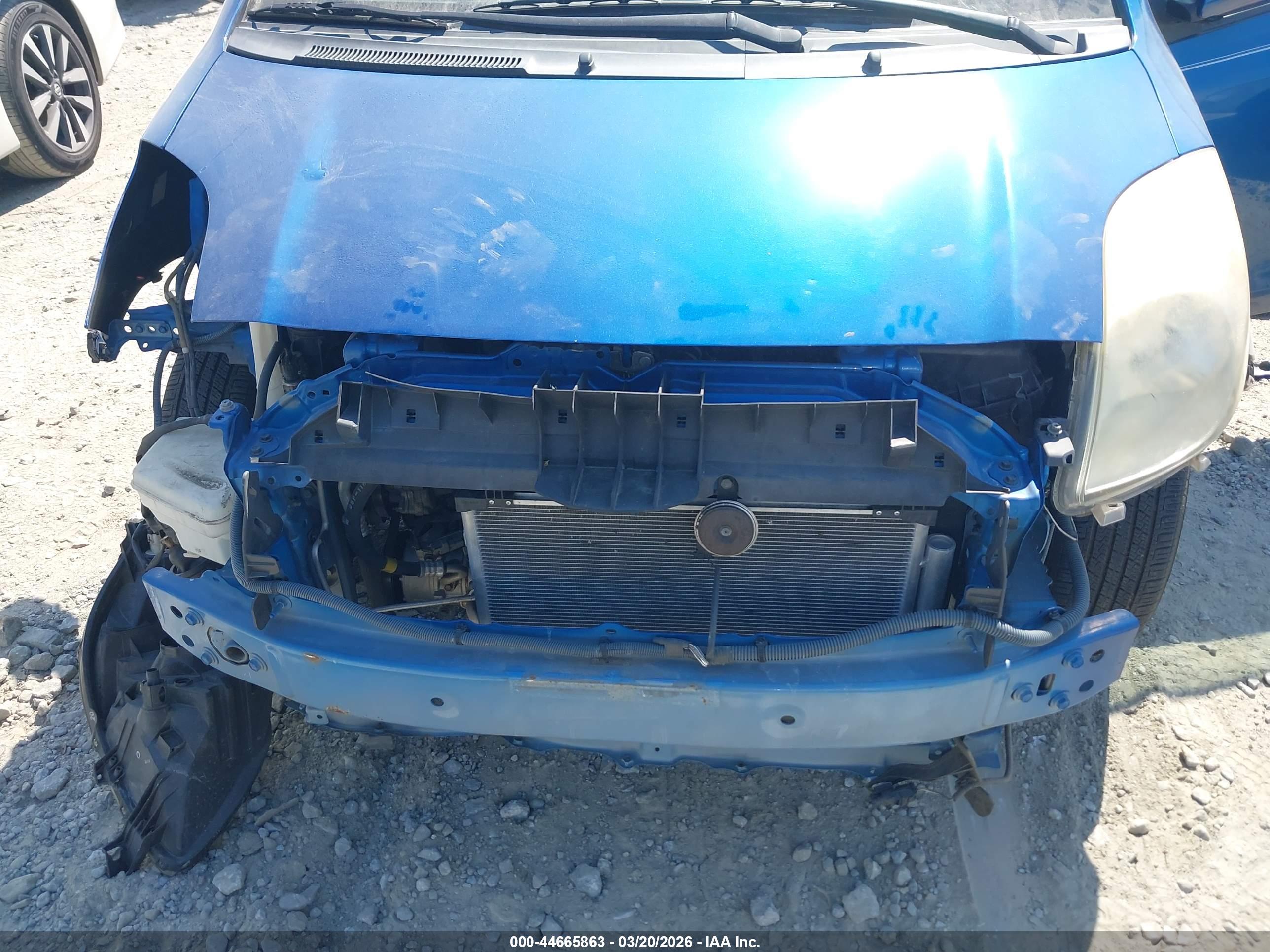 TOYOTA YARIS image 6