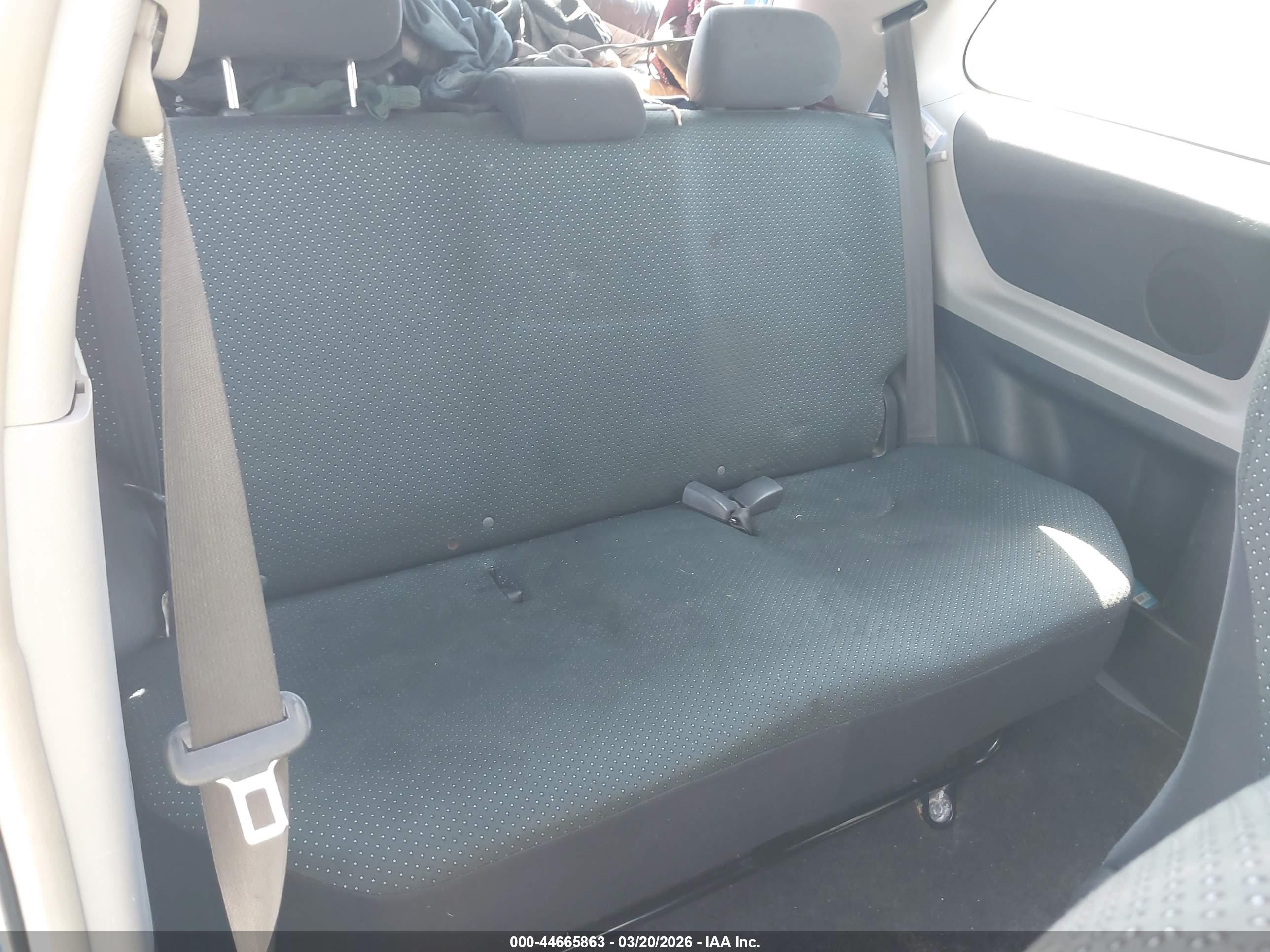 TOYOTA YARIS image 8