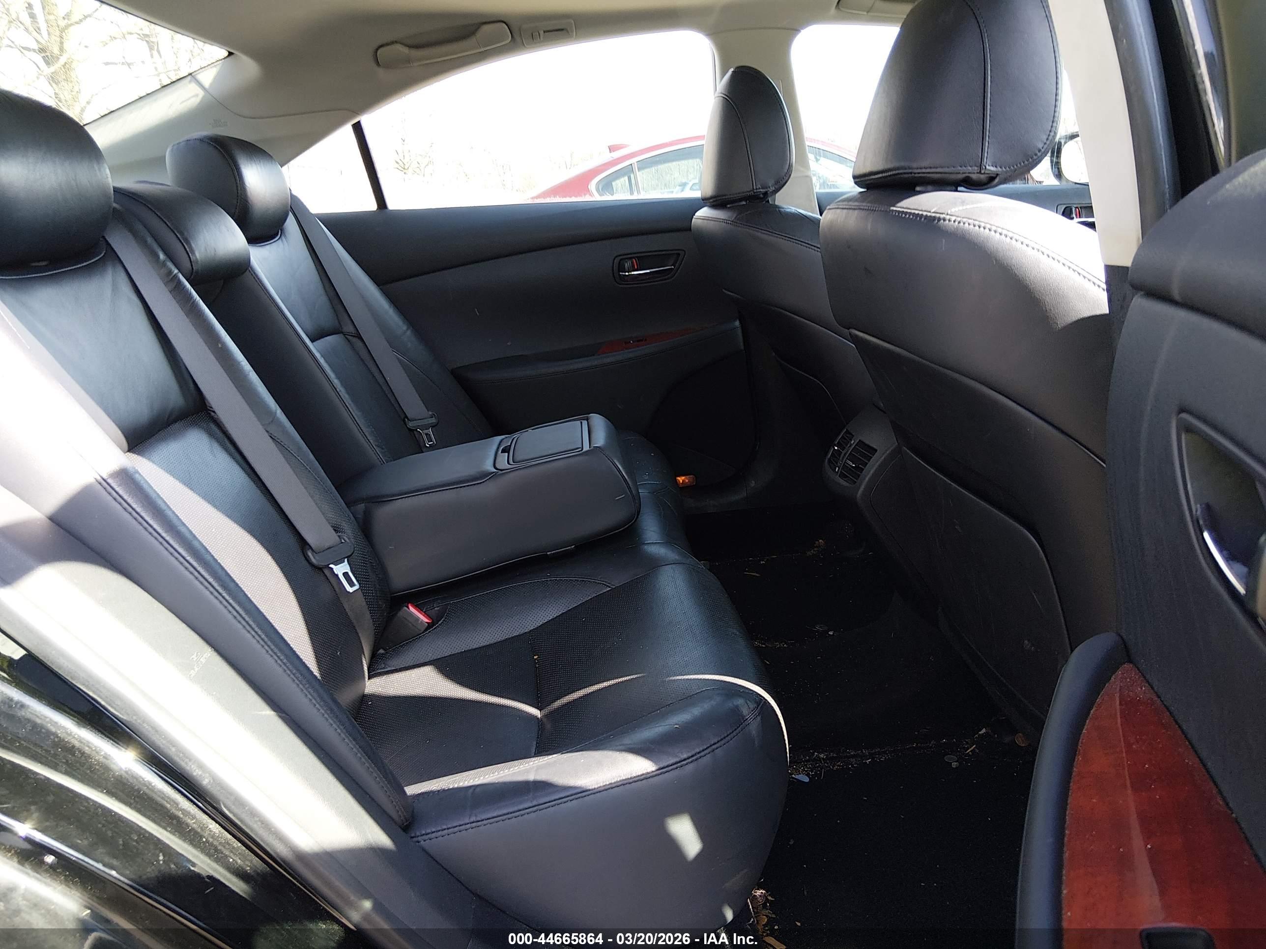 LEXUS ES image 8