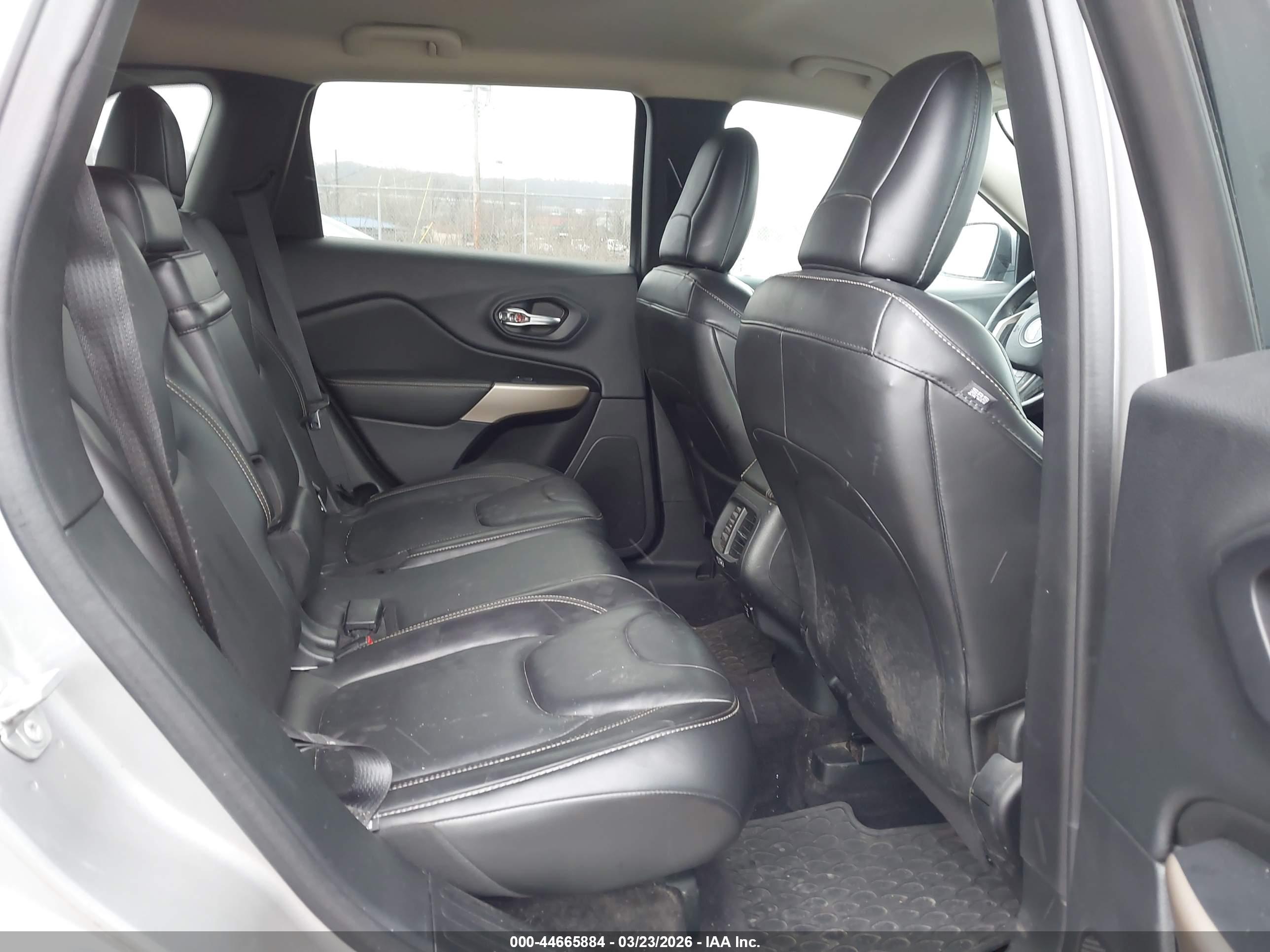 JEEP CHEROKEE image 8