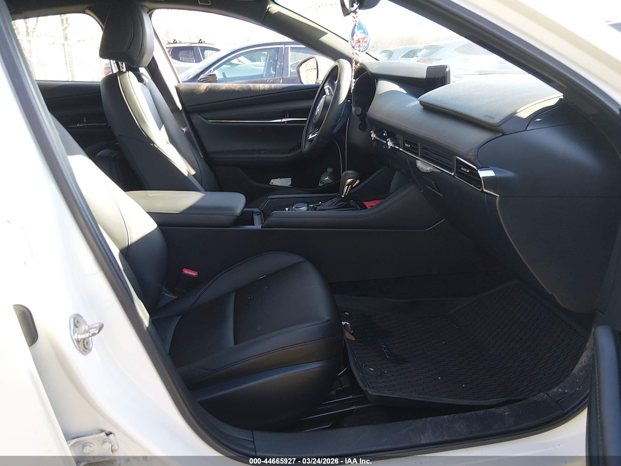 MAZDA MAZDA3 image 5