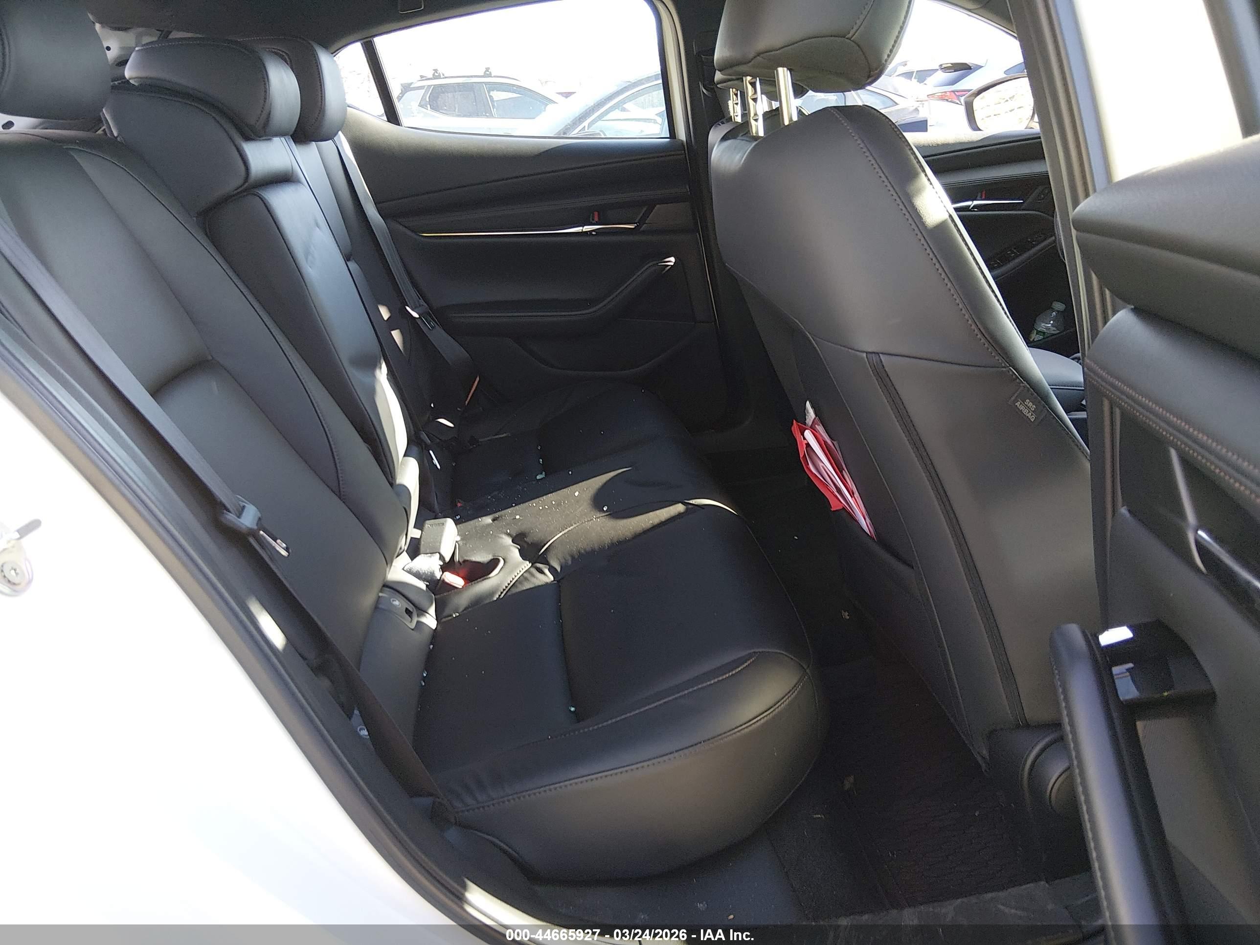 MAZDA MAZDA3 image 8