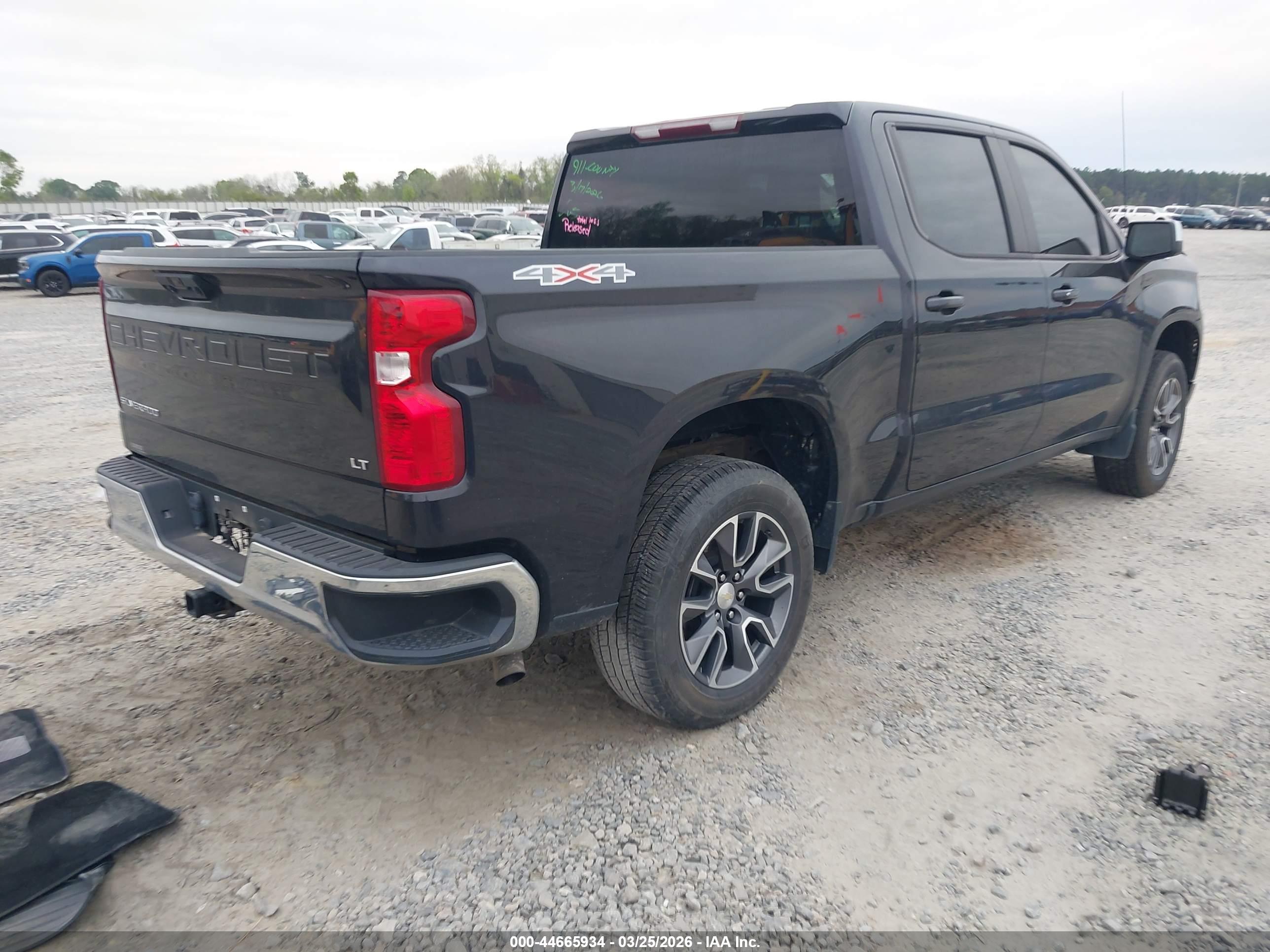 CHEVROLET SILVERADO image 4