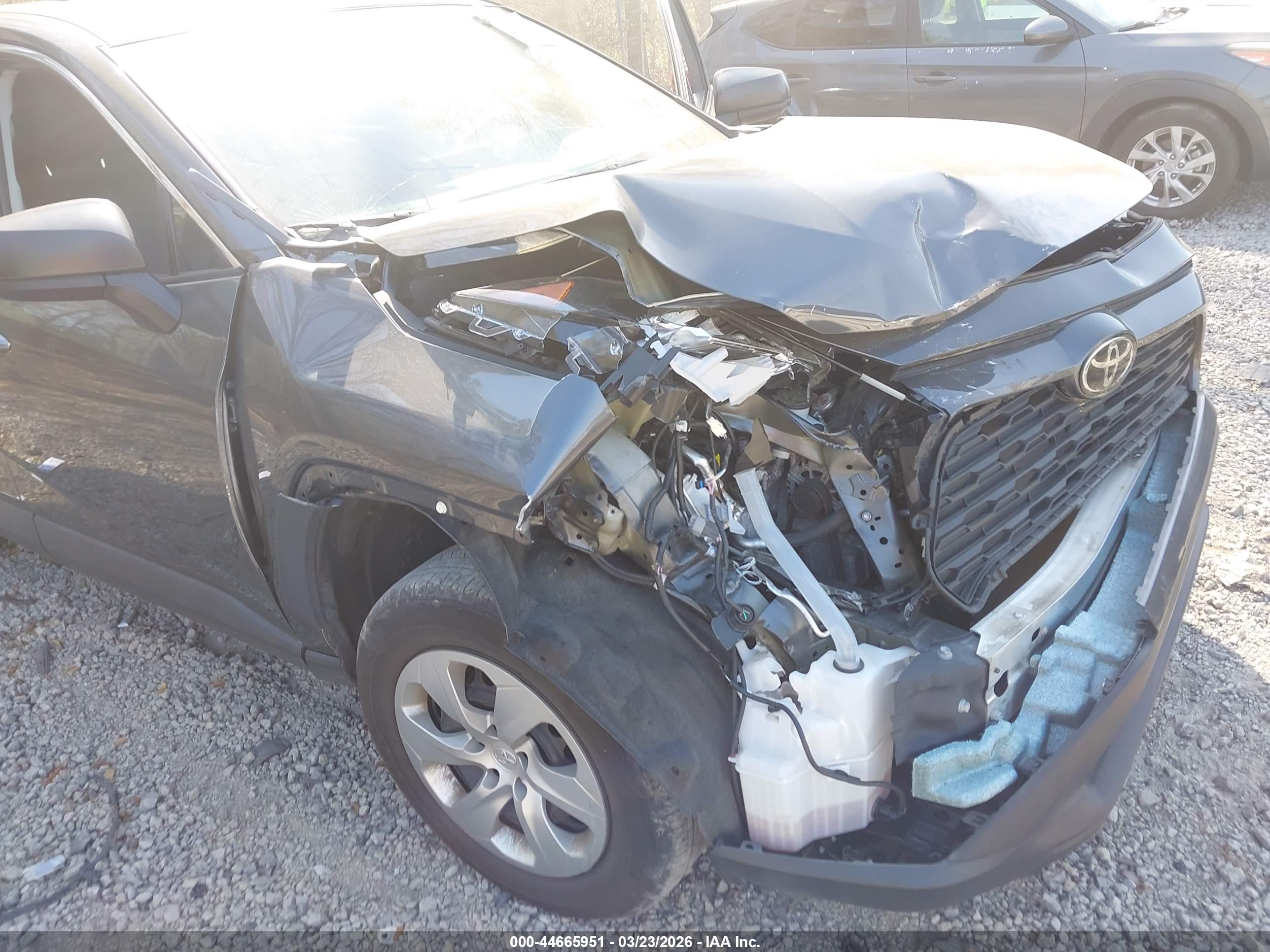 TOYOTA RAV4 image 6