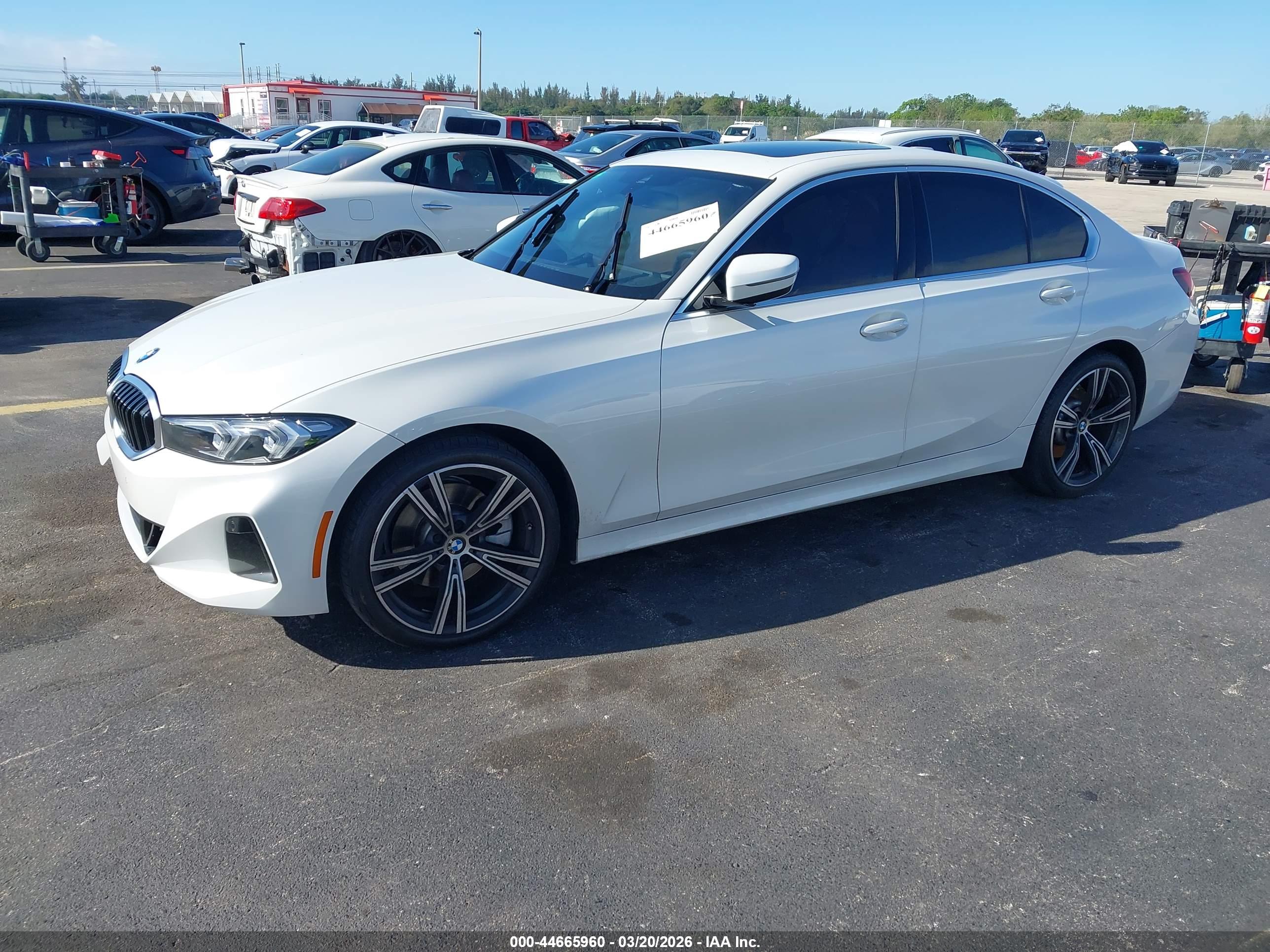 BMW 330I image 2