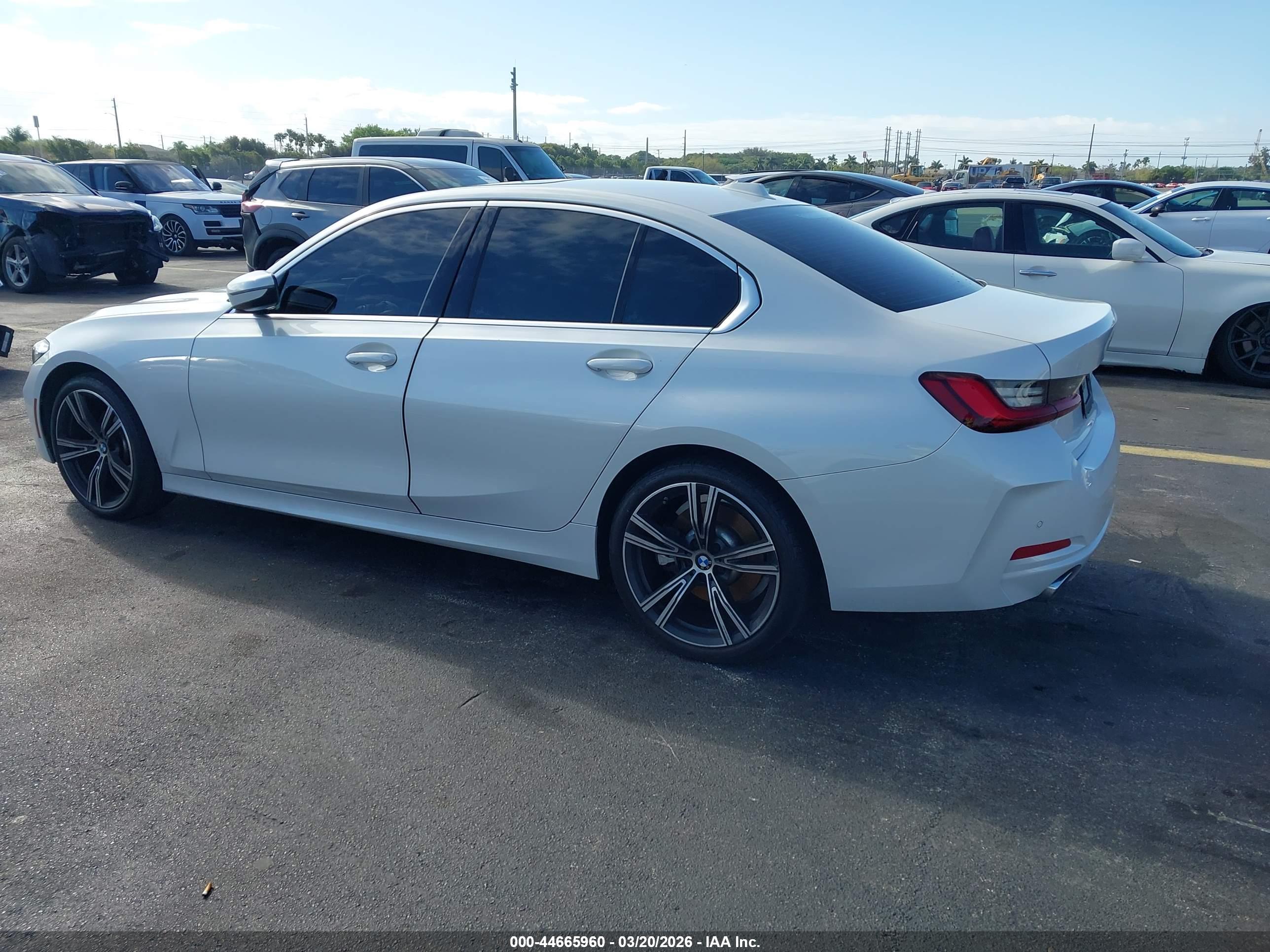 BMW 330I image 3