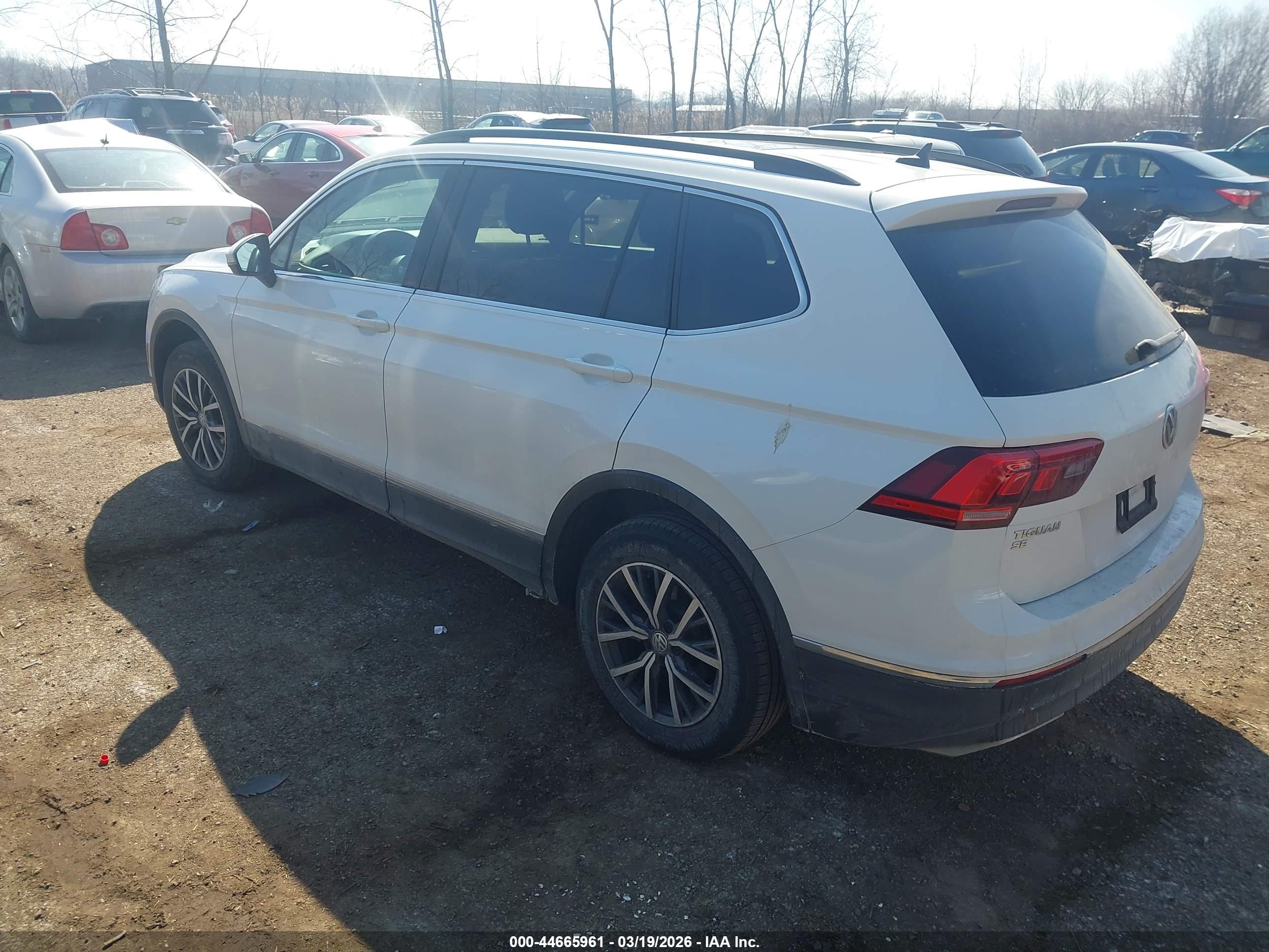 VOLKSWAGEN TIGUAN image 3