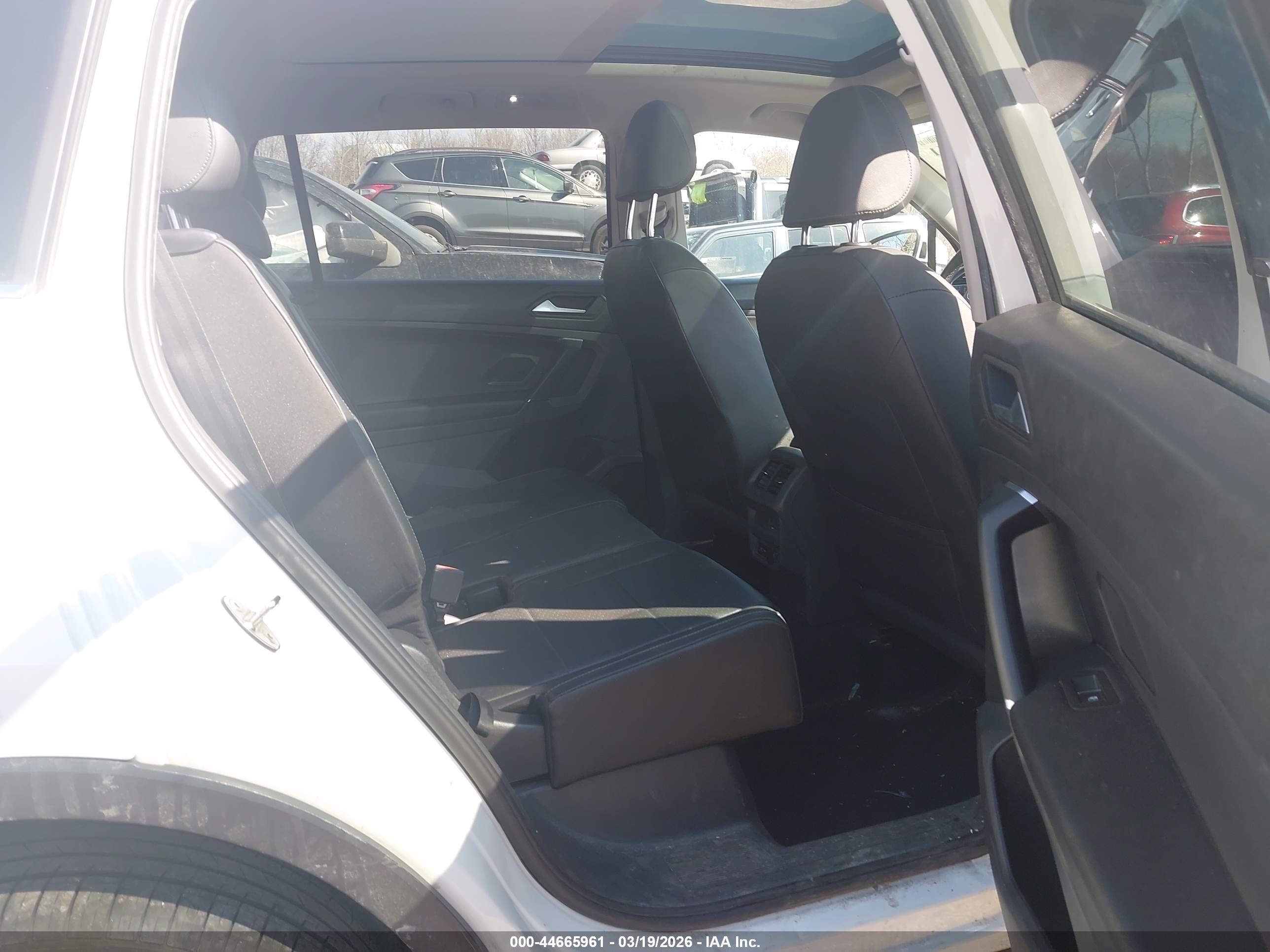 VOLKSWAGEN TIGUAN image 8