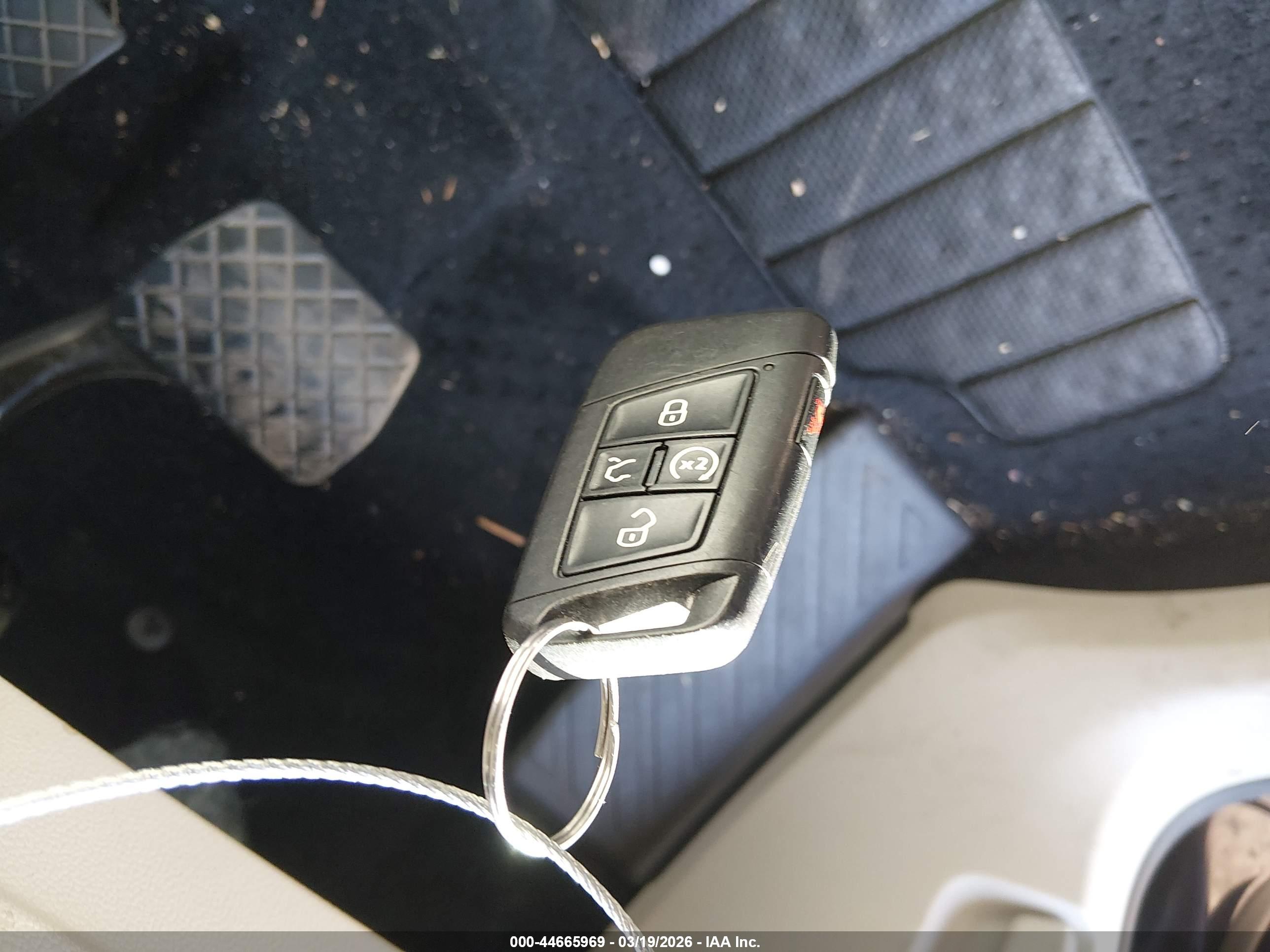 VOLKSWAGEN TIGUAN image 11