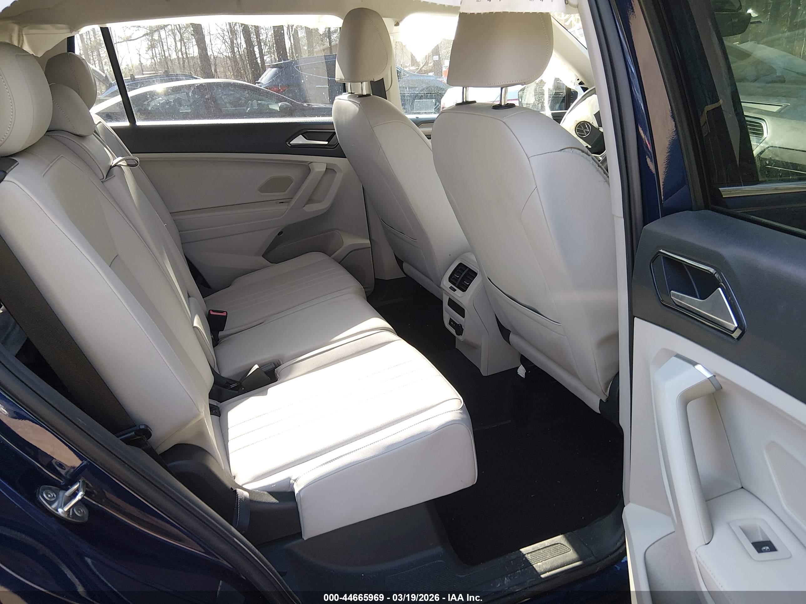 VOLKSWAGEN TIGUAN image 8