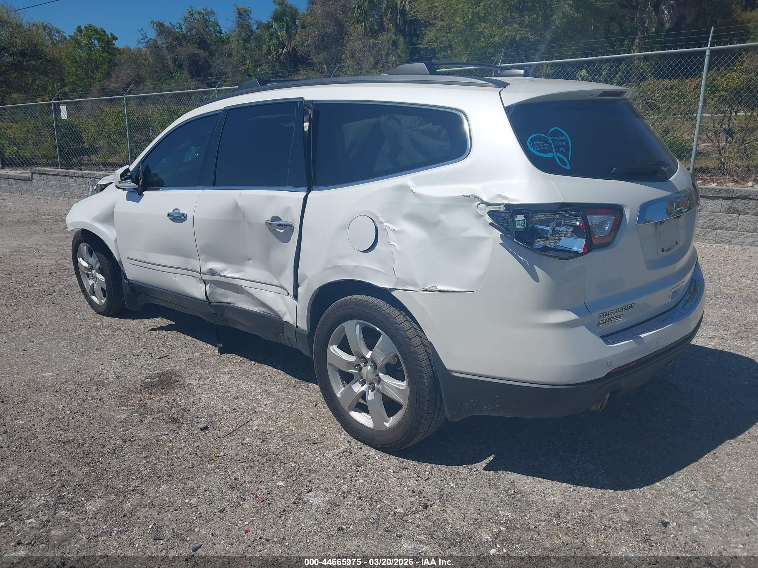 CHEVROLET TRAVERSE image 3