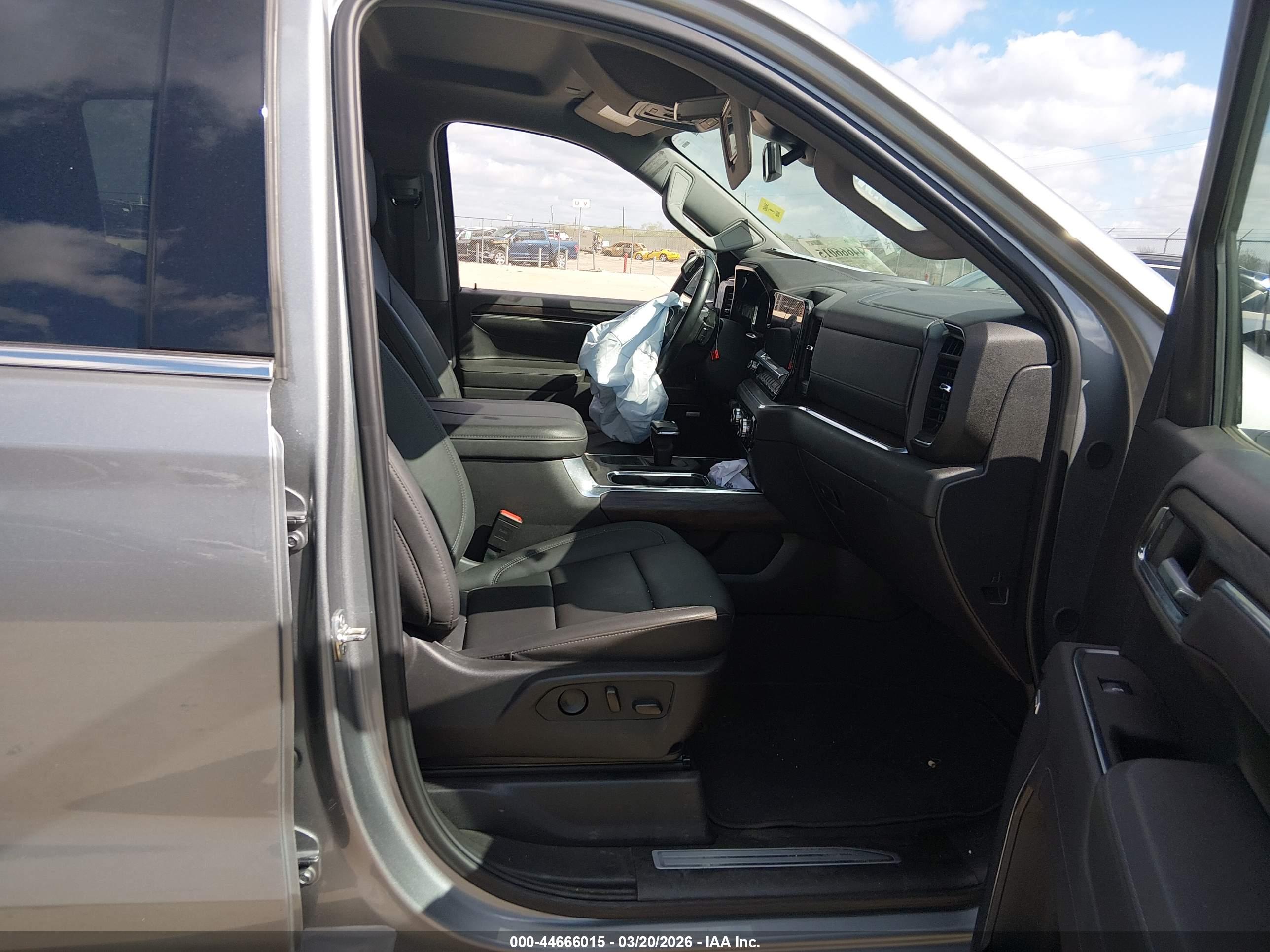 GMC SIERRA image 5