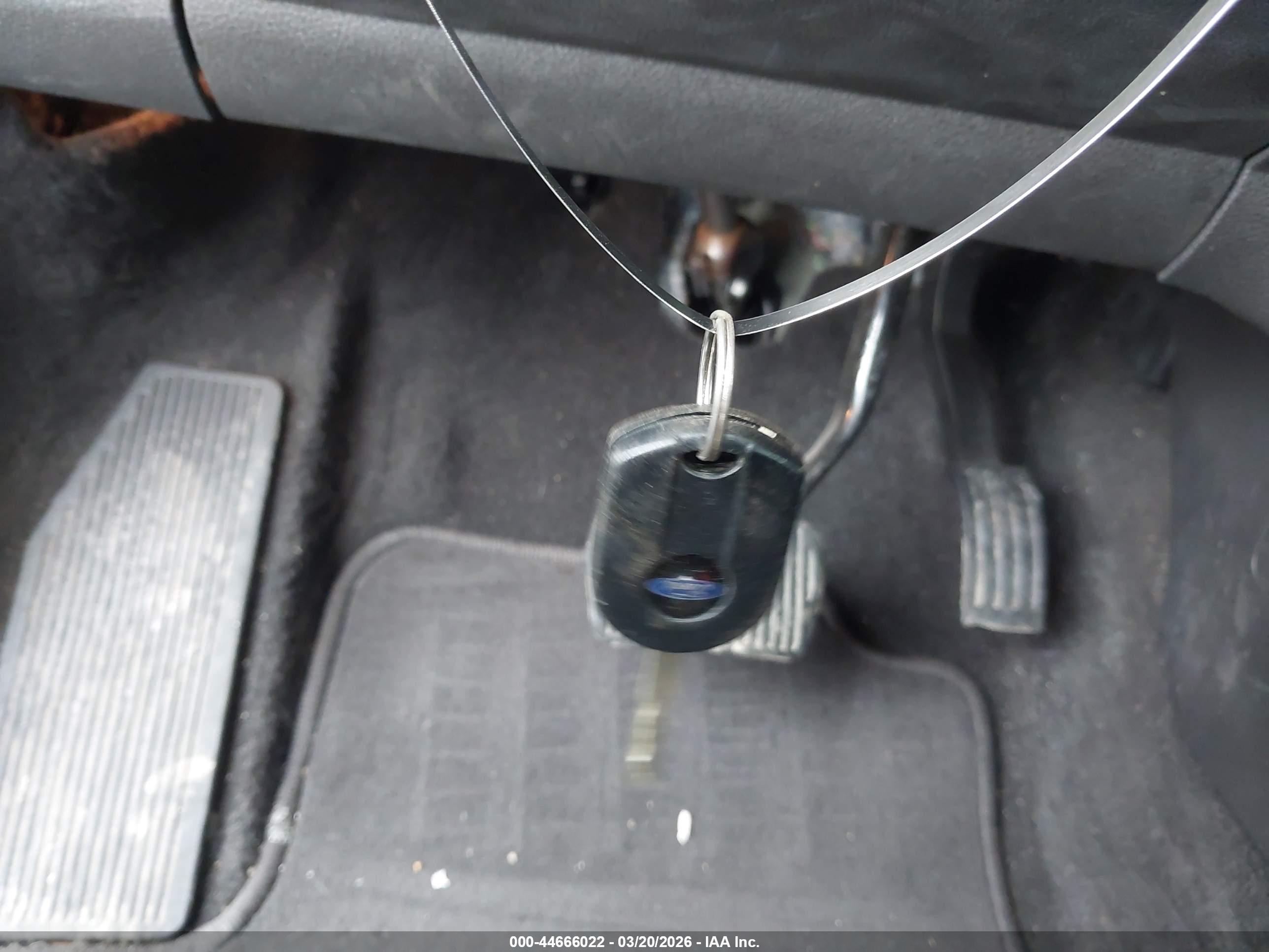 FORD ESCAPE image 11