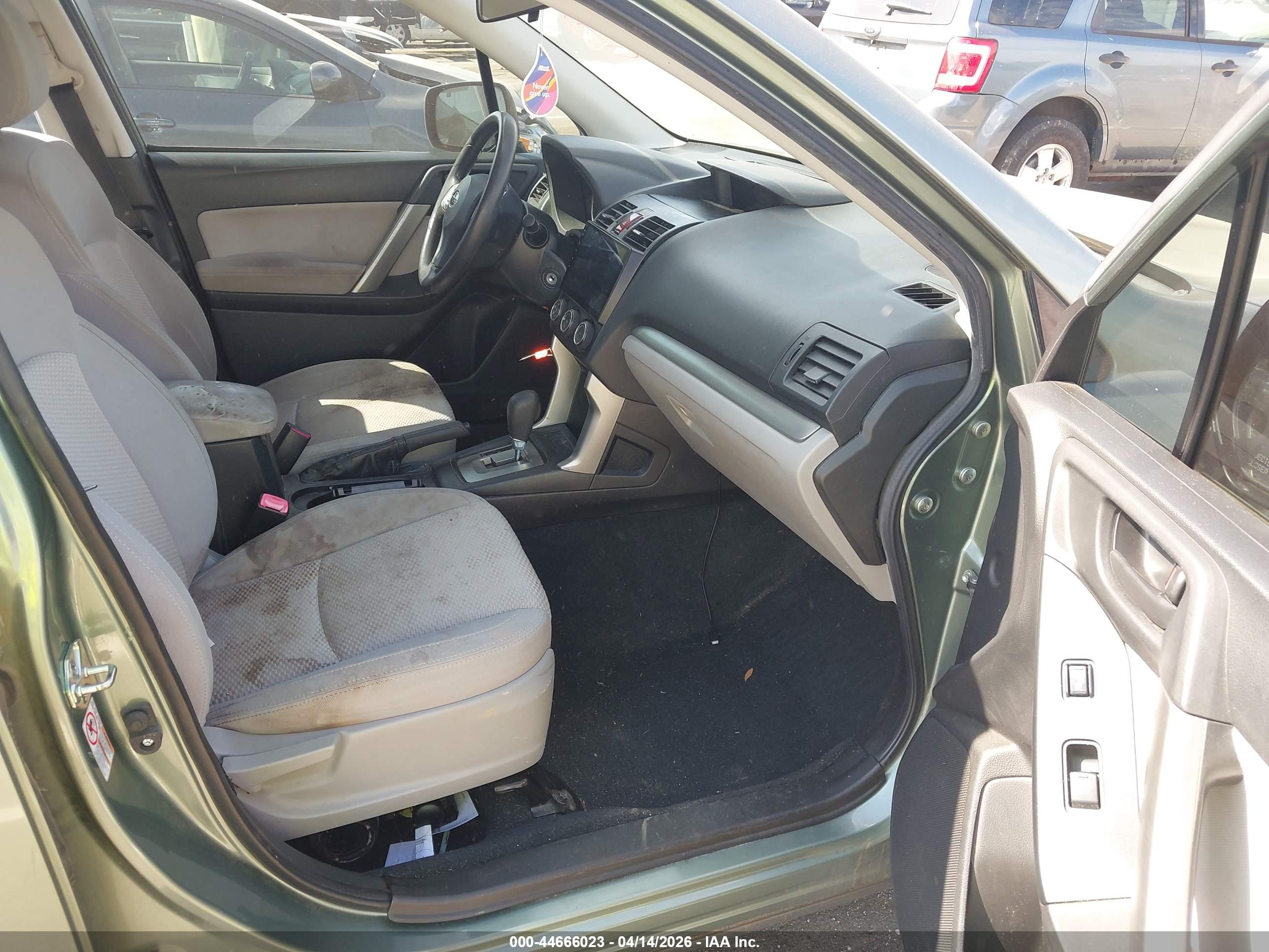 SUBARU FORESTER image 5