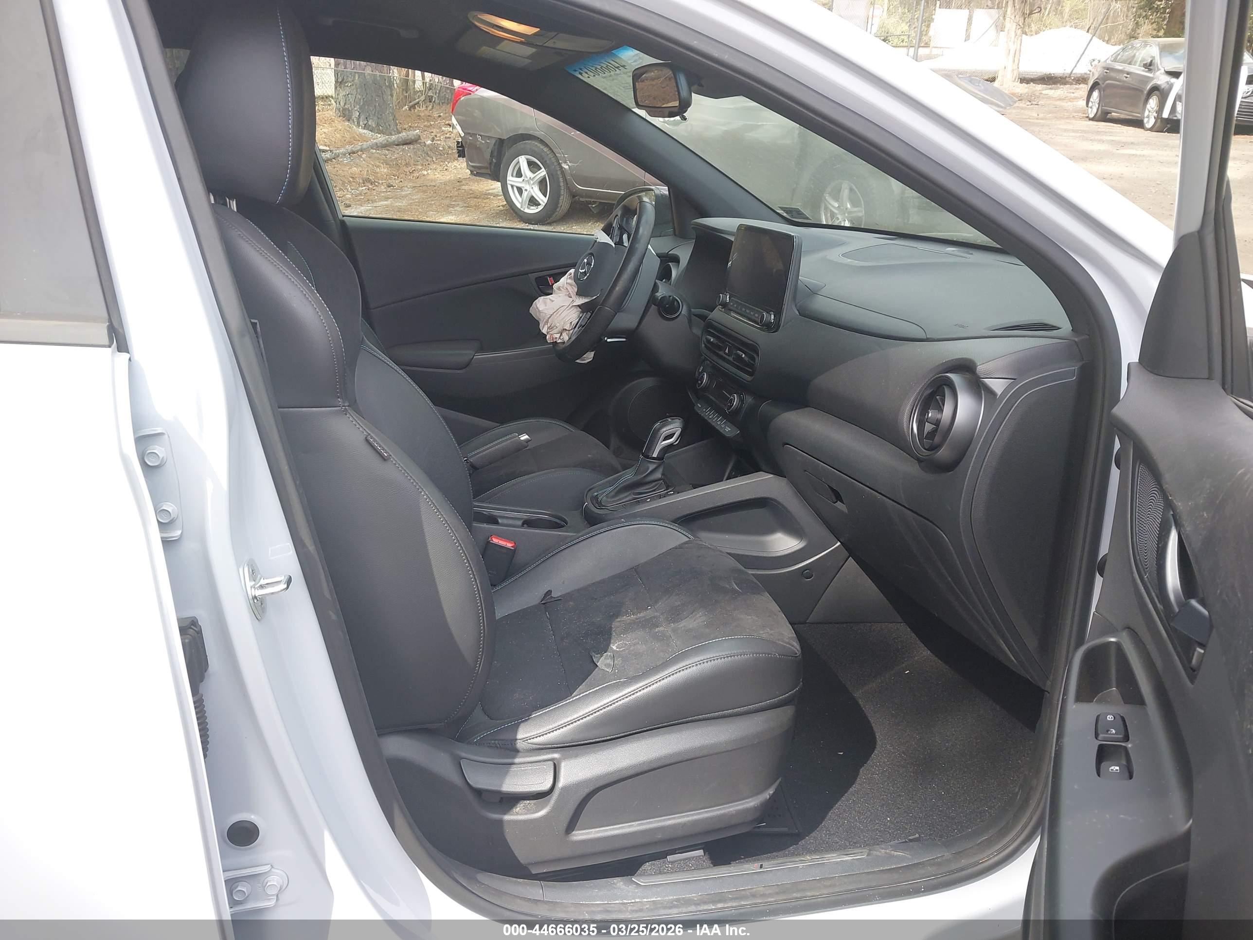 HYUNDAI KONA image 5