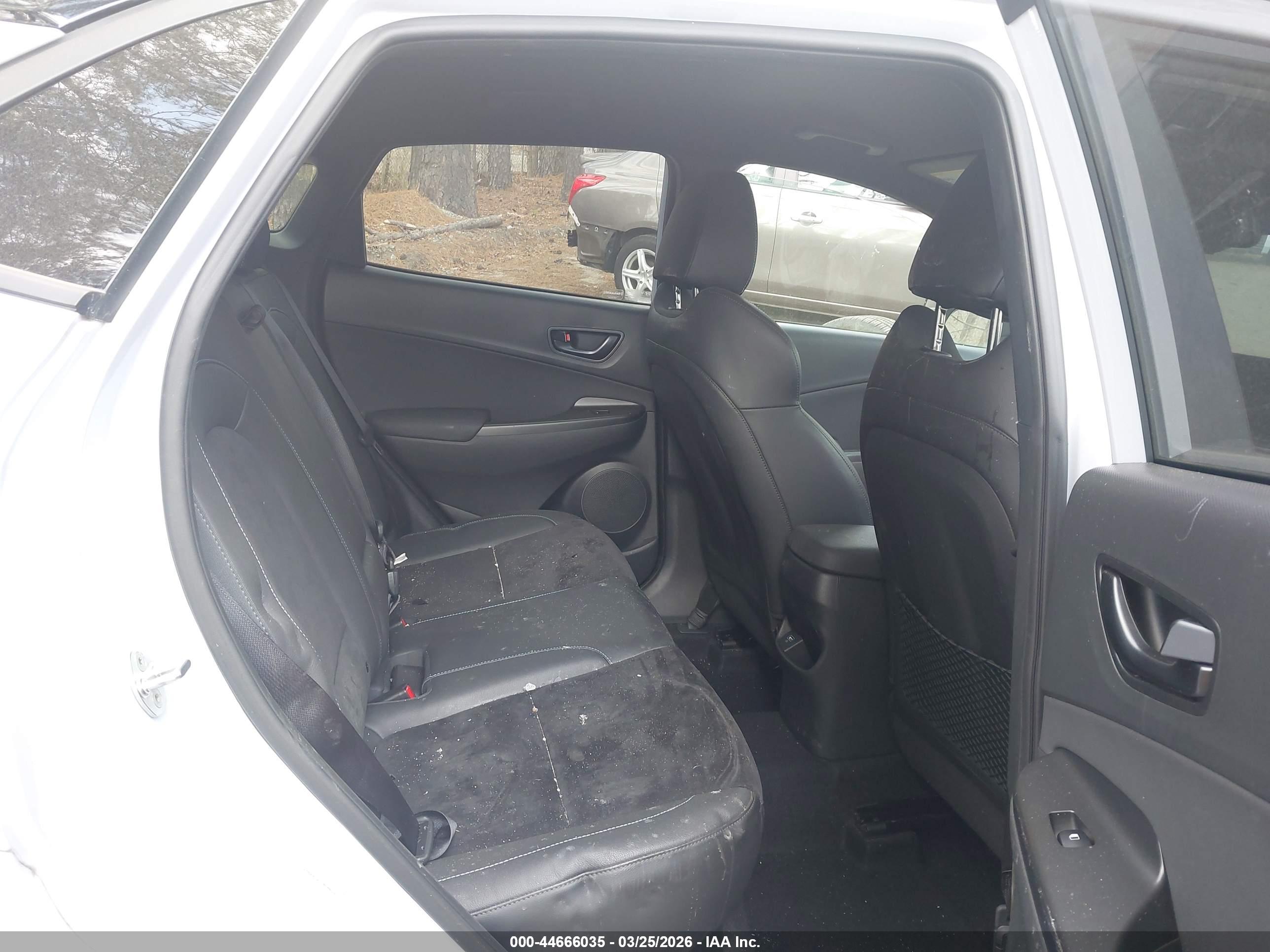 HYUNDAI KONA image 8