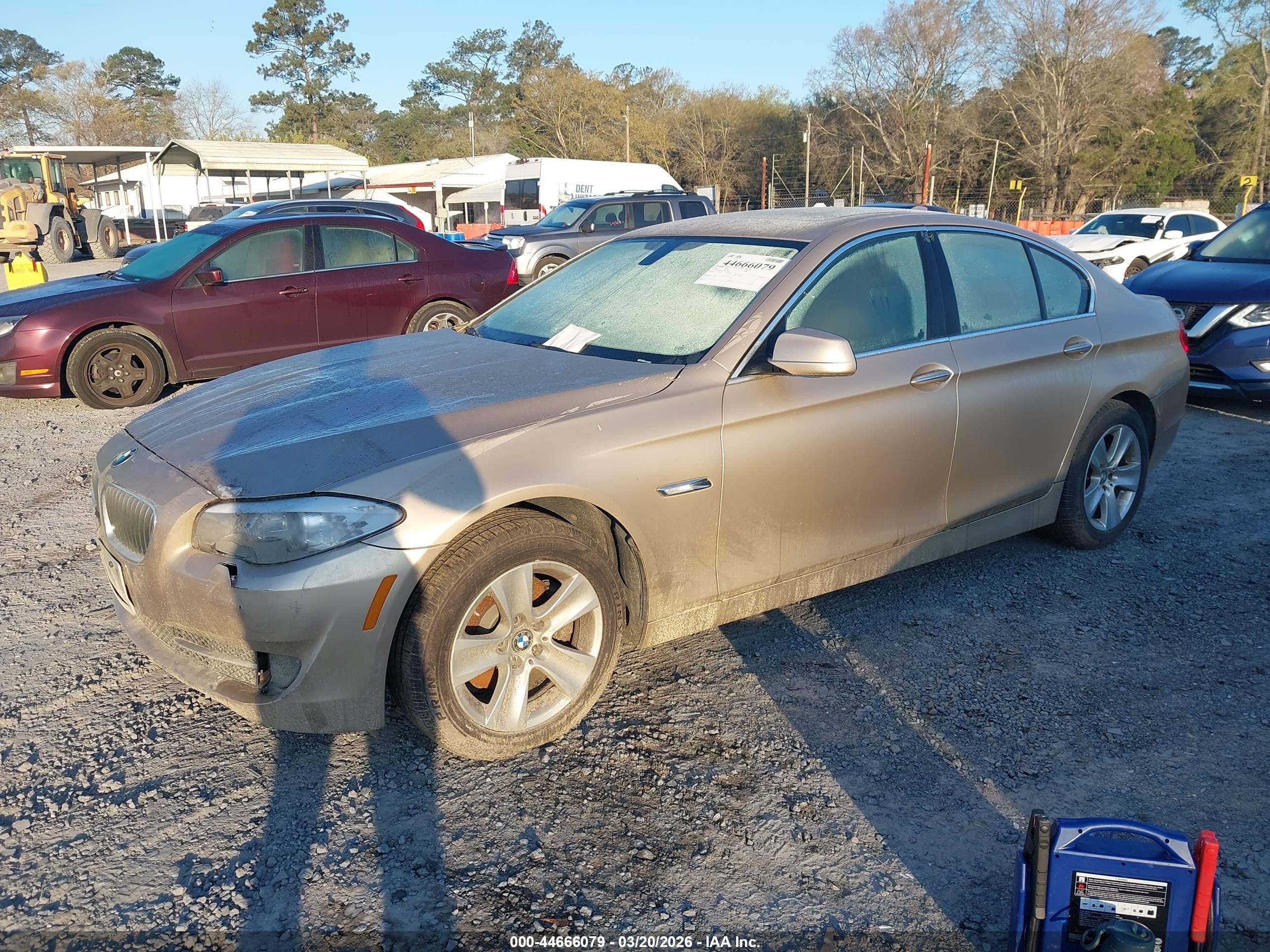 BMW 528I image 2