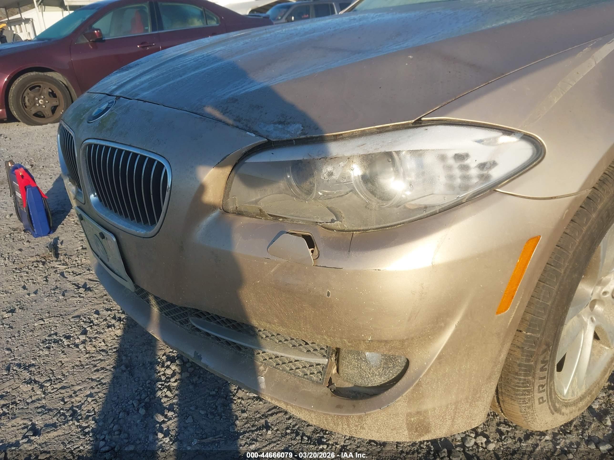 BMW 528I image 6
