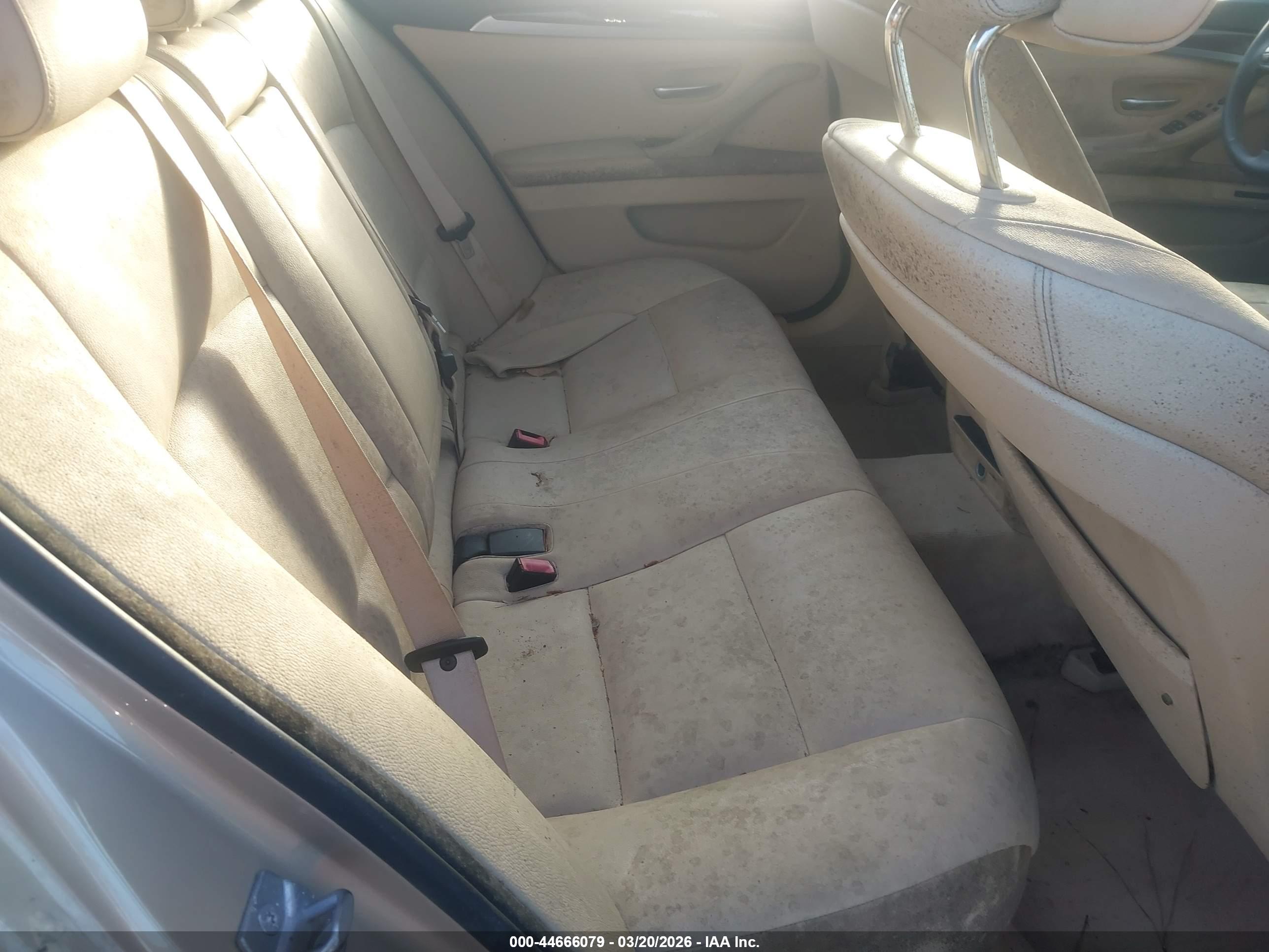 BMW 528I image 8