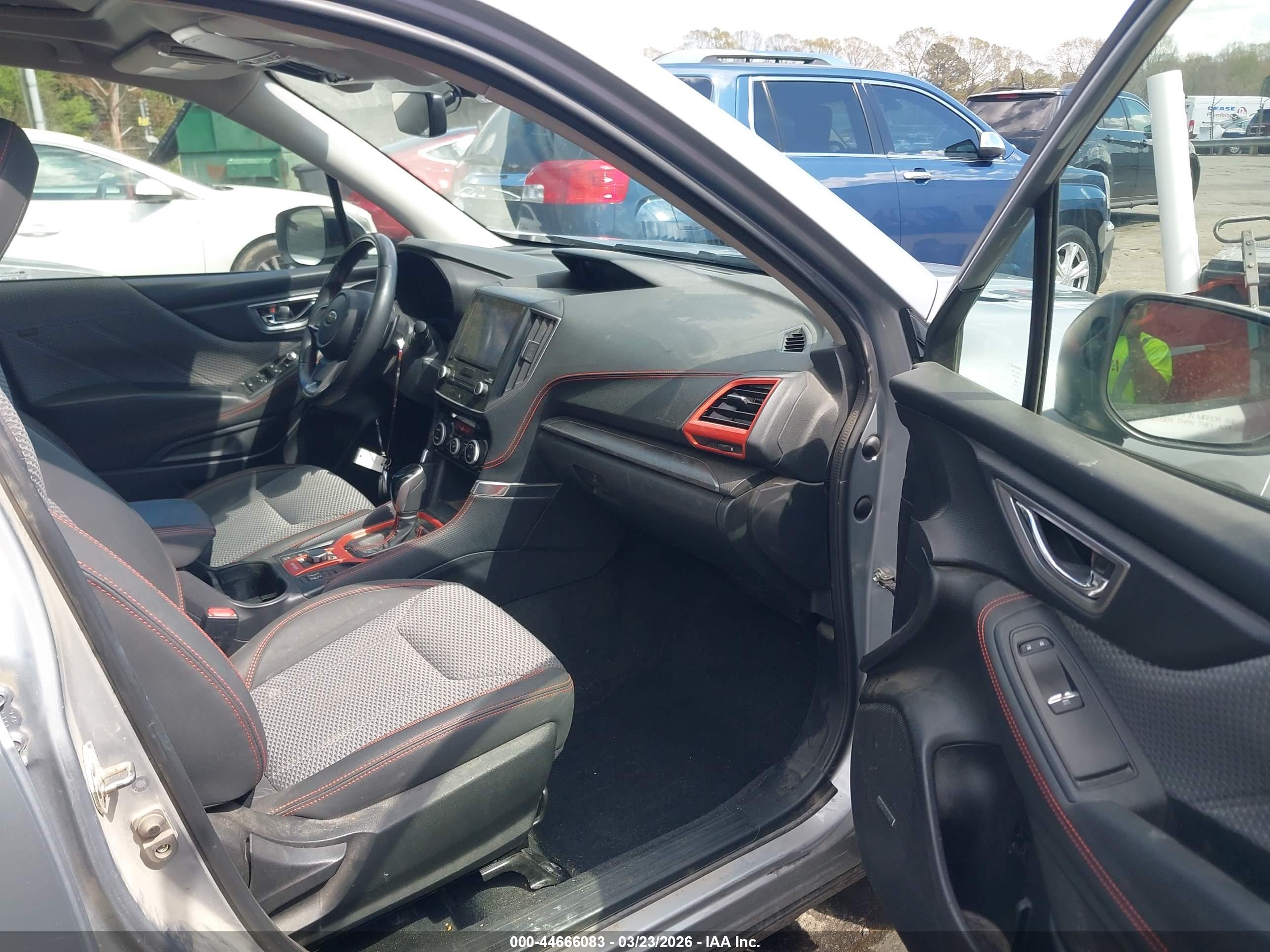 SUBARU FORESTER image 5