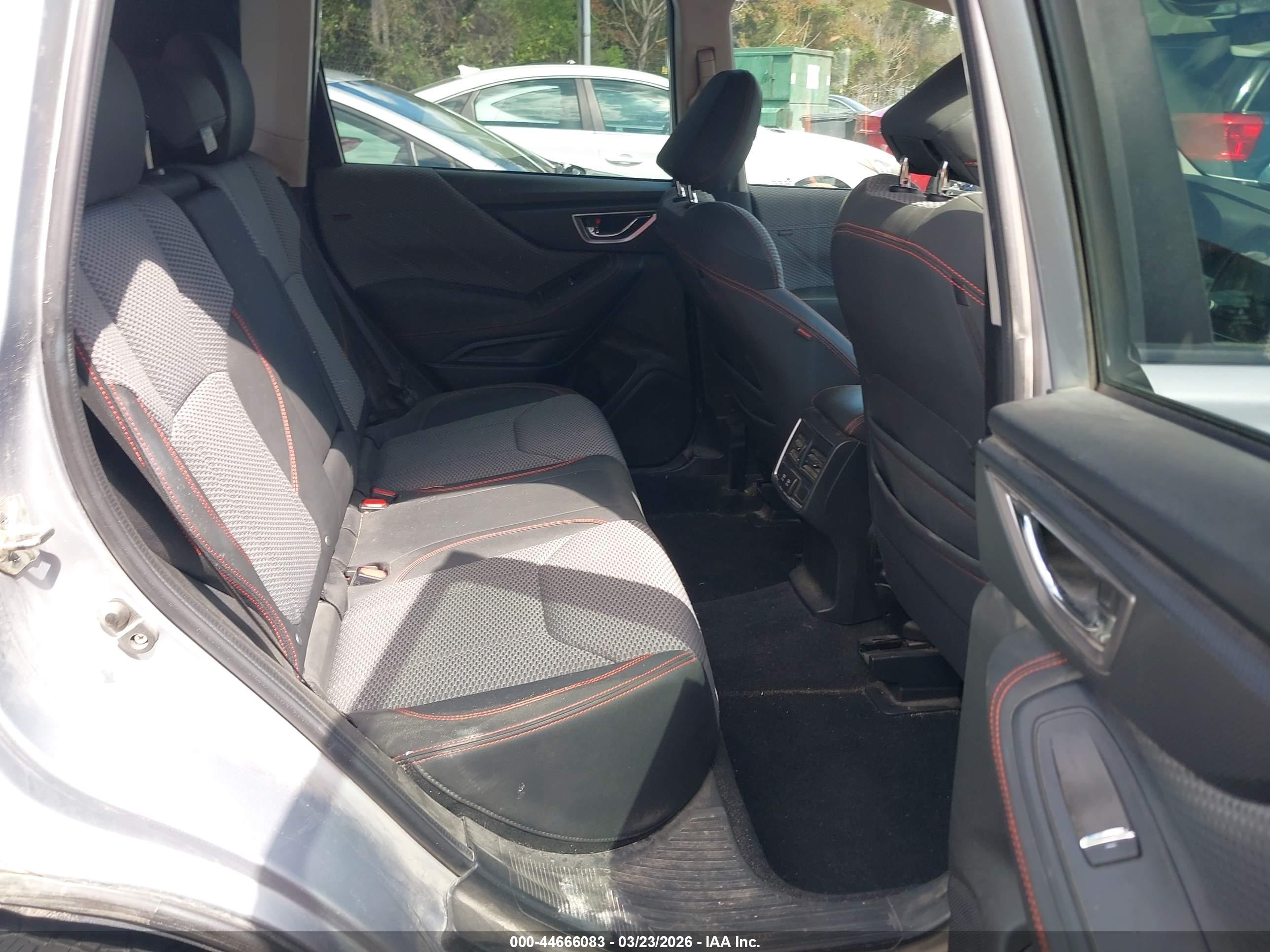 SUBARU FORESTER image 8