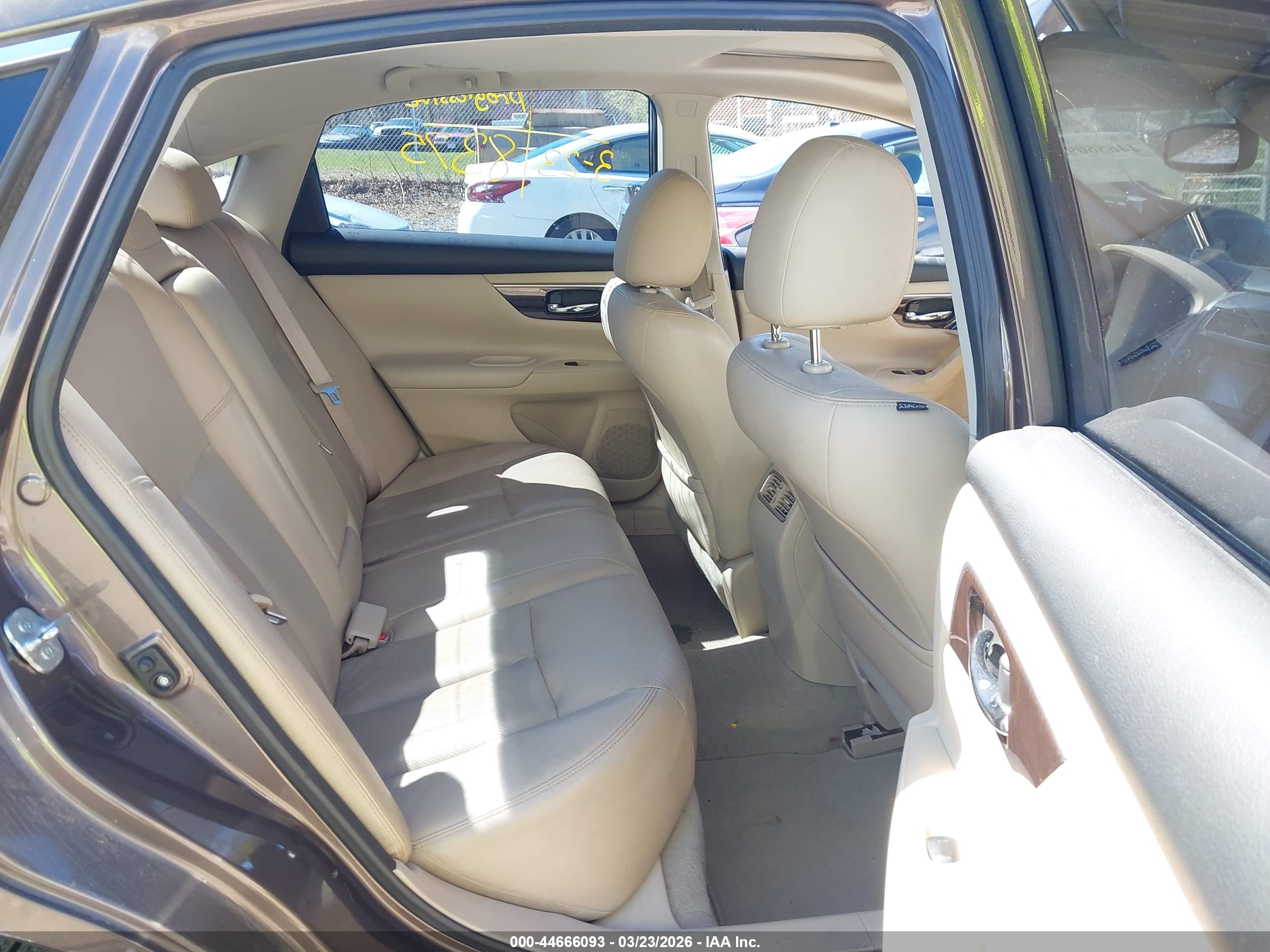 NISSAN ALTIMA image 8