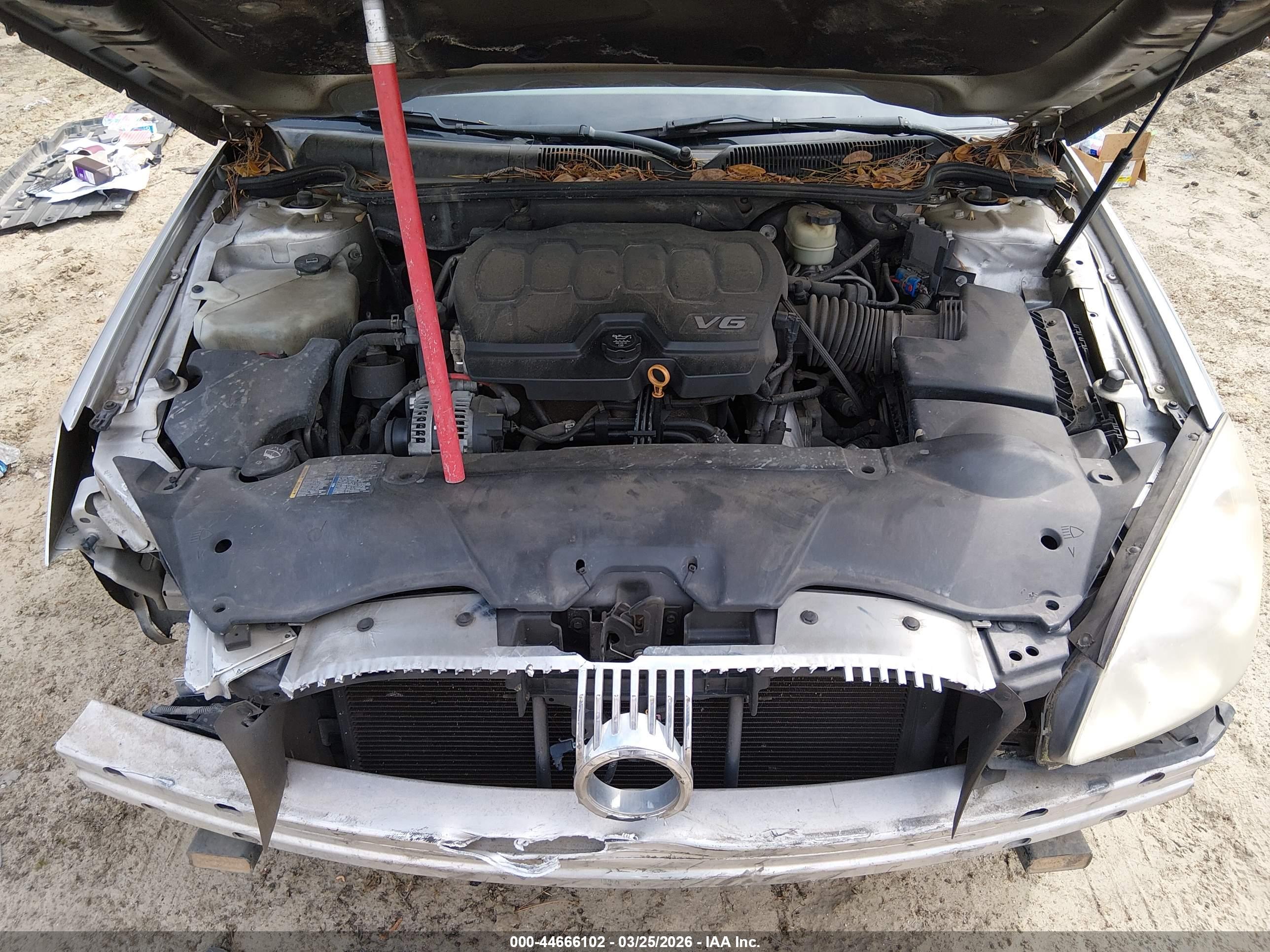 BUICK LUCERNE image 10