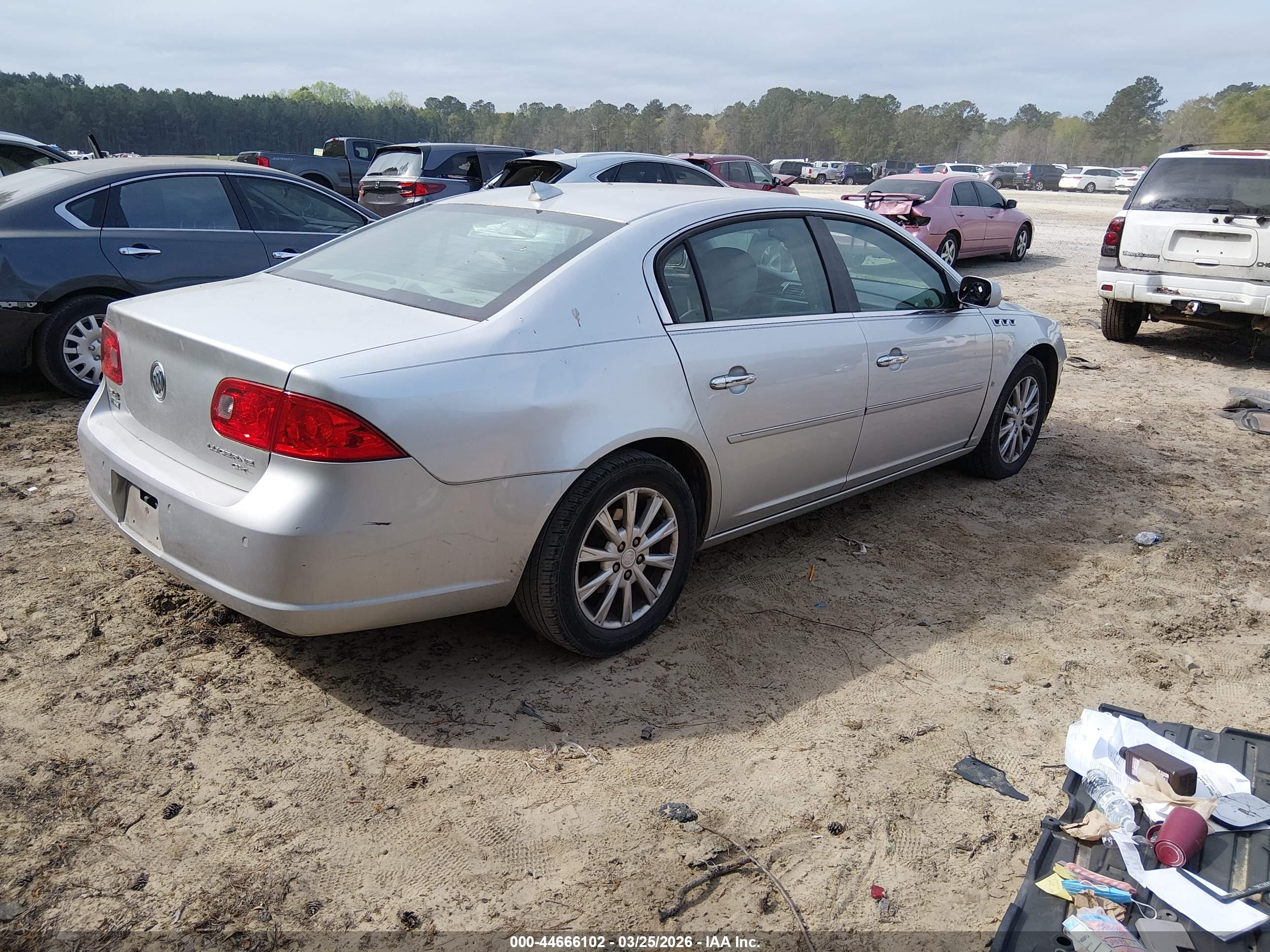 BUICK LUCERNE image 4