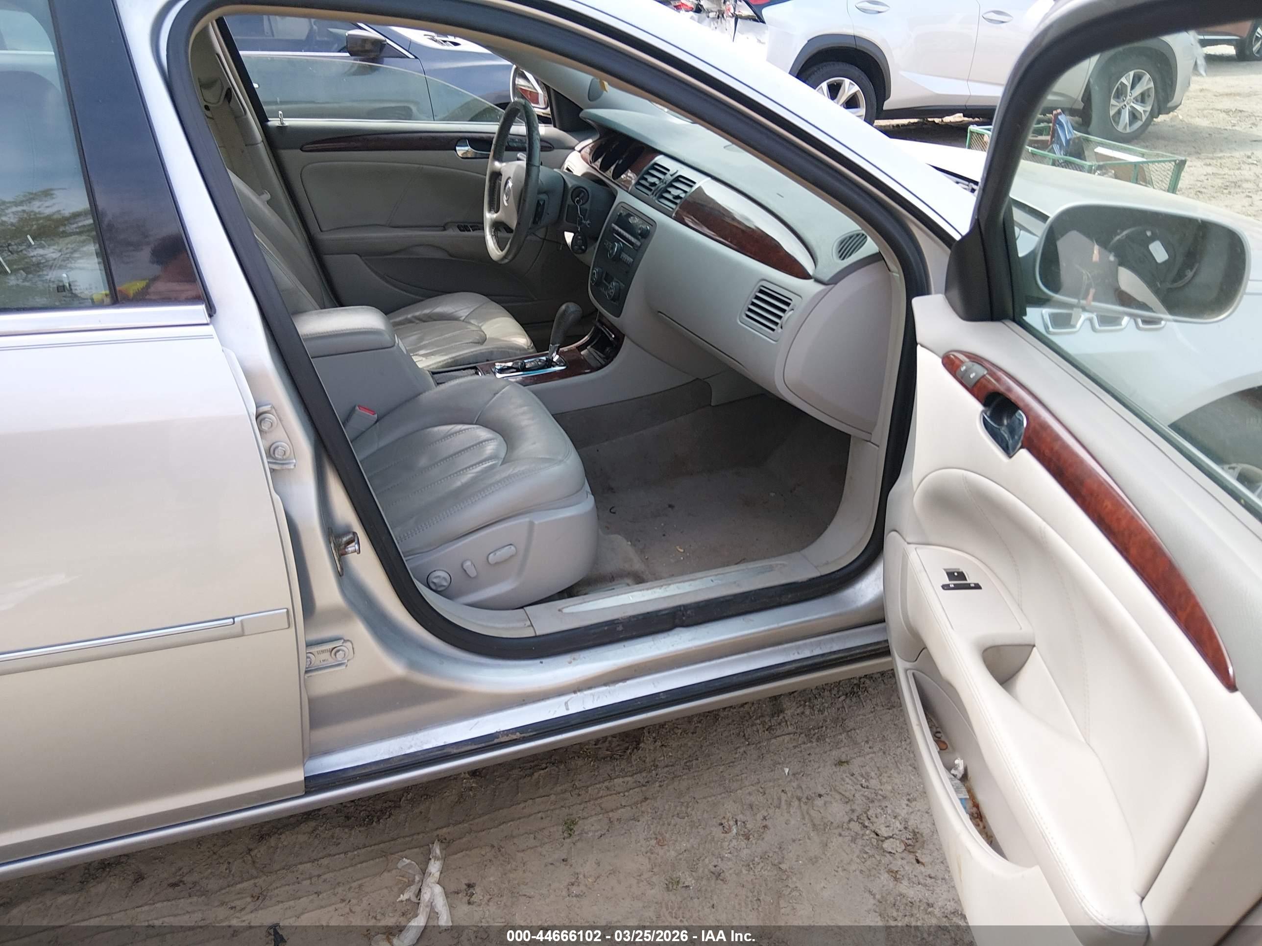 BUICK LUCERNE image 5